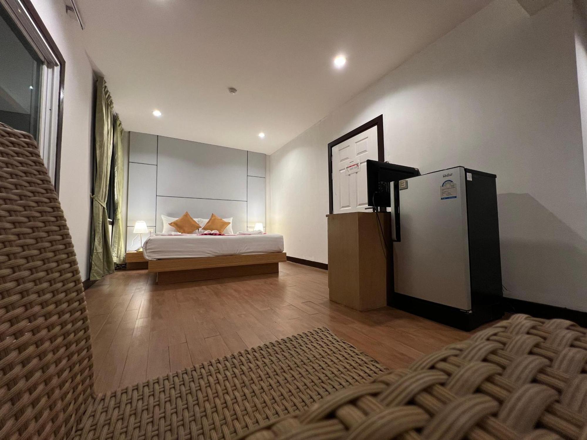 Zephyr Grand 3* Patong