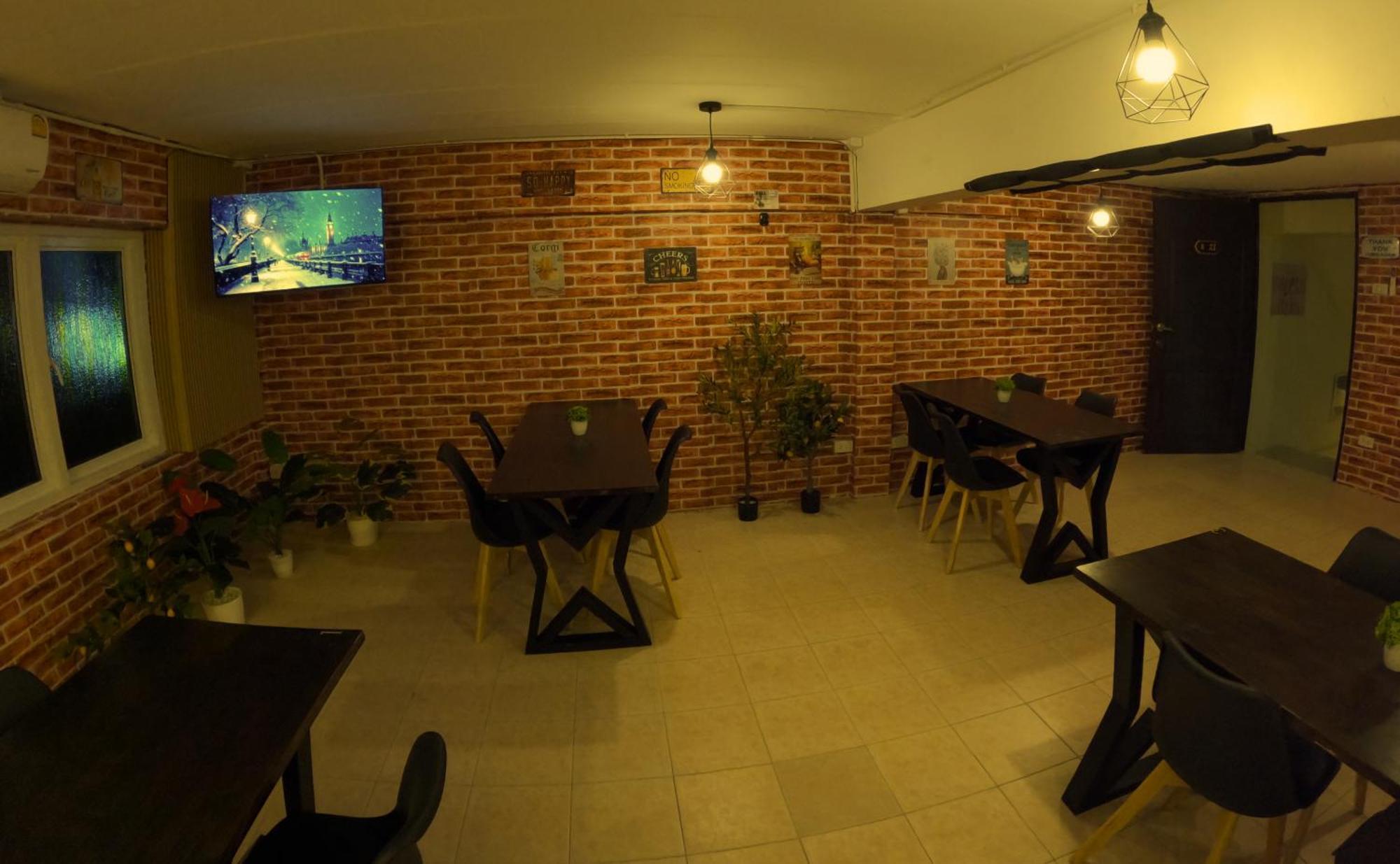 Kpop Hostel *