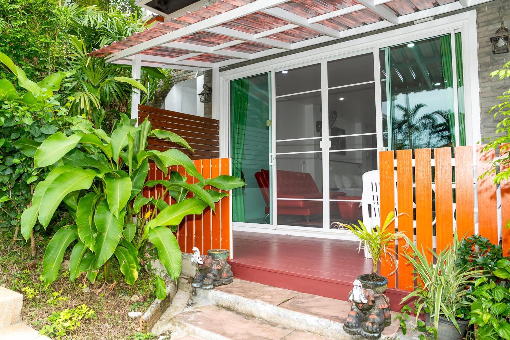 Gasthof ฺbaan Waru Seaview Ban Kata