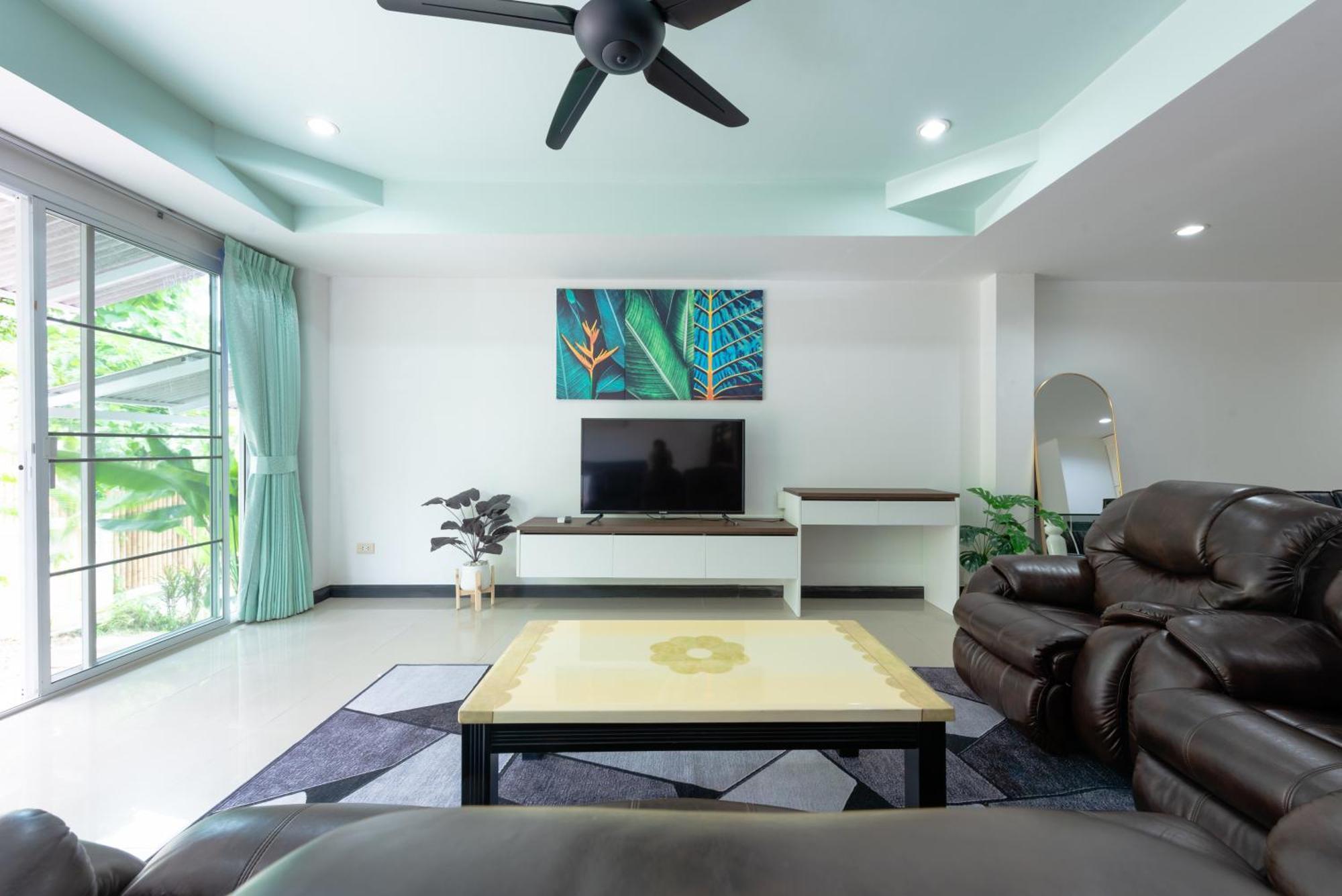 Gasthof ฺbaan Waru Seaview Ban Kata