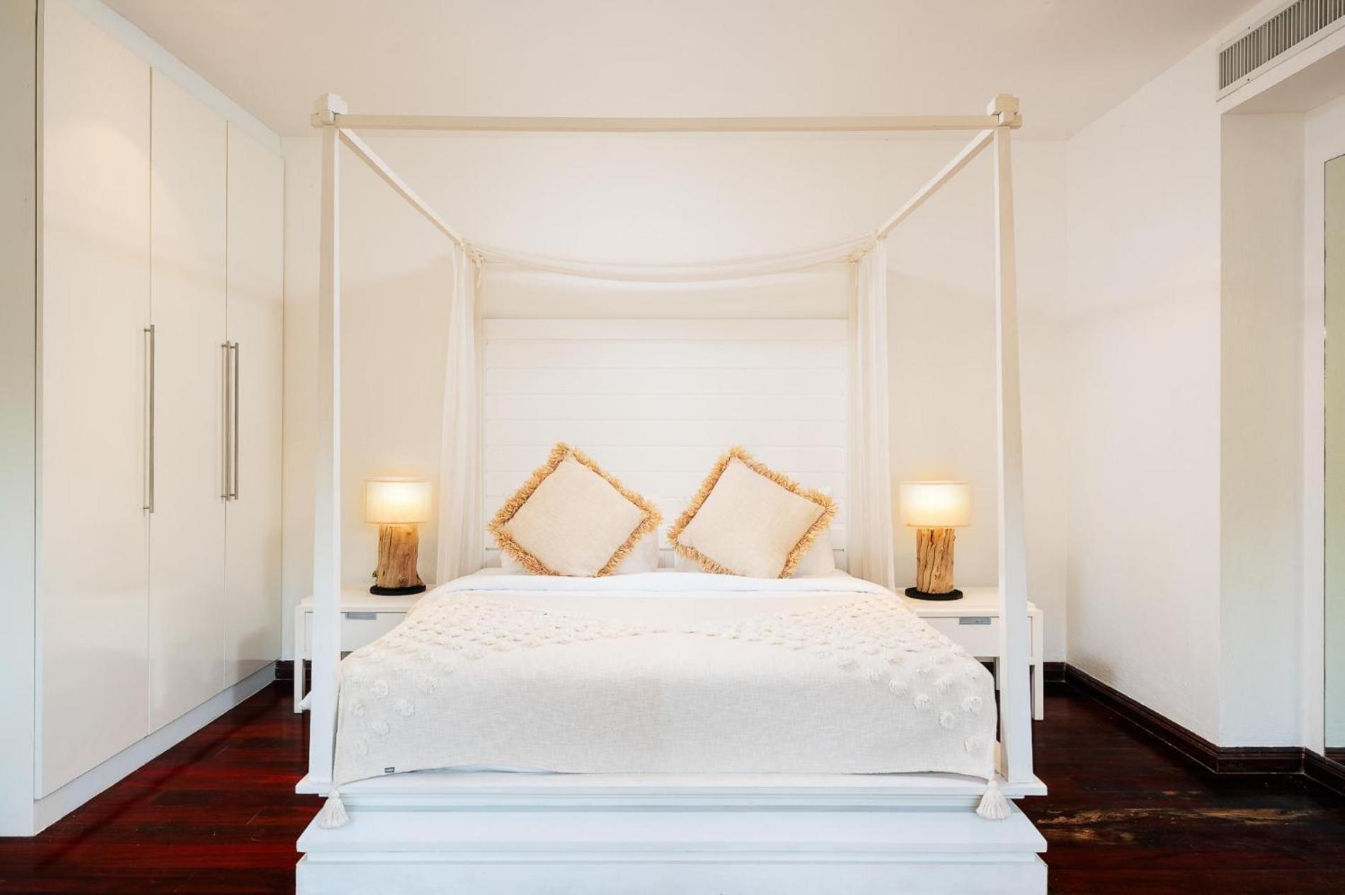 Aluna - Oceanfront 4 Bedroom Near Beach, Phuket Thailand Villa Kata Beach (Phuket)