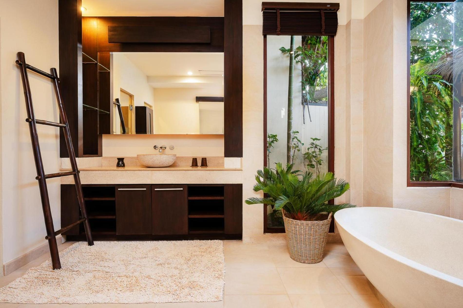 Villa Aluna - Oceanfront 4 Bedroom Near Beach, Phuket Thailand Kata Beach (Phuket)