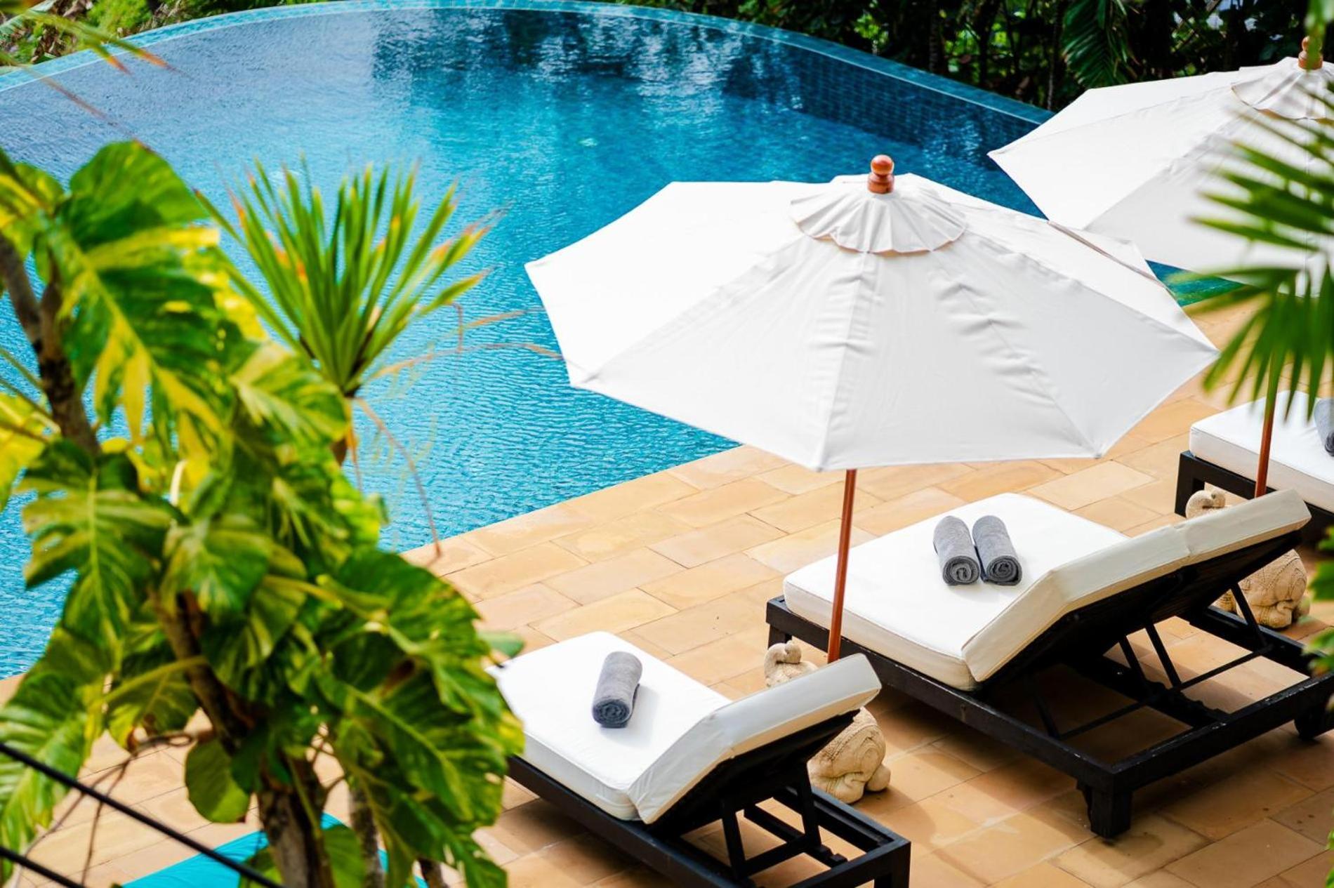 Villa Aluna - Oceanfront 4 Bedroom Near Beach, Phuket Thailand *