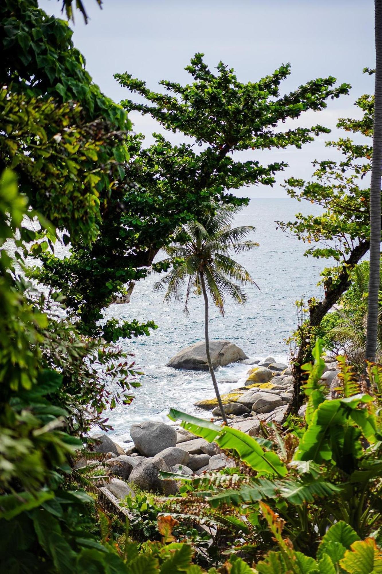 Aluna - Oceanfront 4 Bedroom Near Beach, Phuket Thailand *