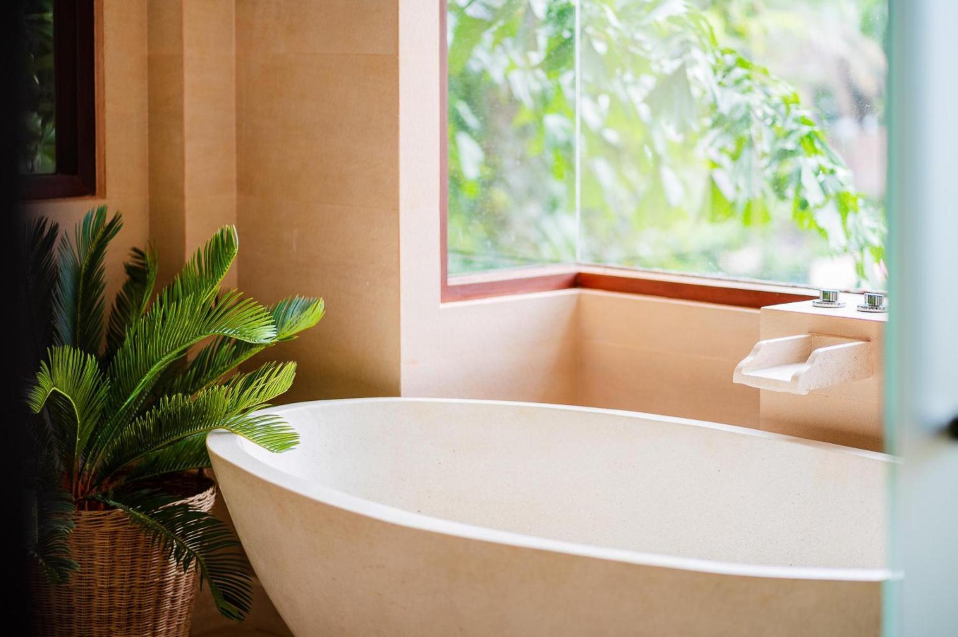 Aluna - Oceanfront 4 Bedroom Near Beach, Phuket Thailand * Kata Beach (Phuket)