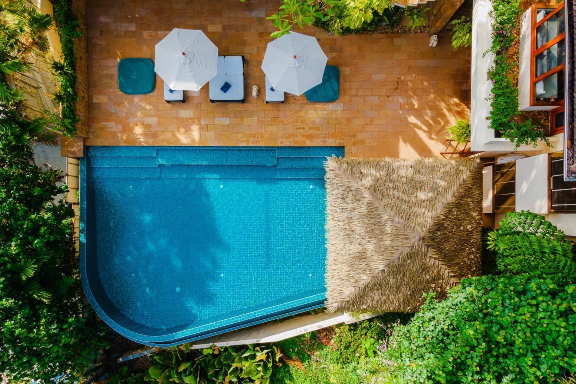Villa Aluna - Oceanfront 4 Bedroom Near Beach, Phuket Thailand