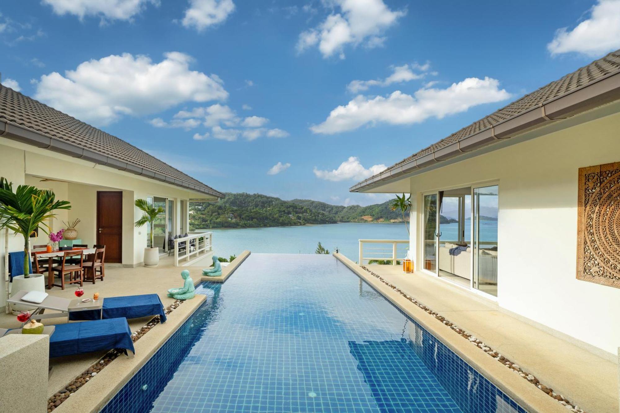 Stunning 5 Bedrooms With Panoramic Sea View Villa
