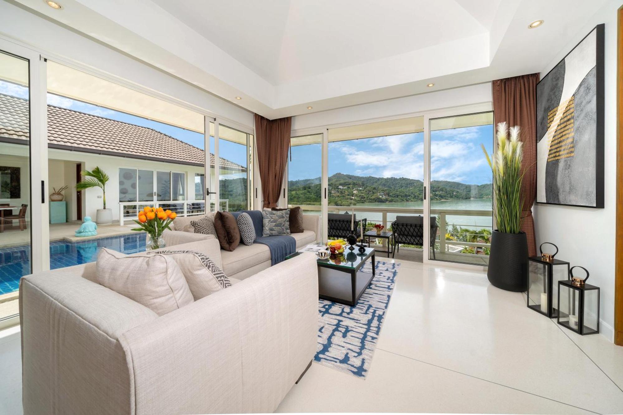 Stunning 5 Bedrooms With Panoramic Sea View *
