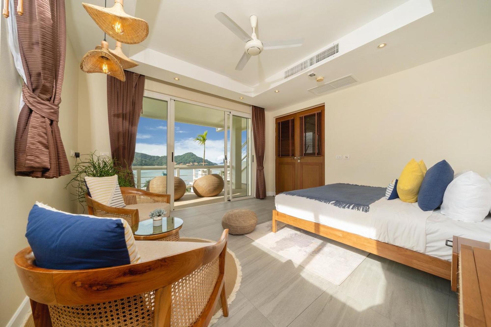 Stunning 5 Bedrooms With Panoramic Sea View Villa Por Bay