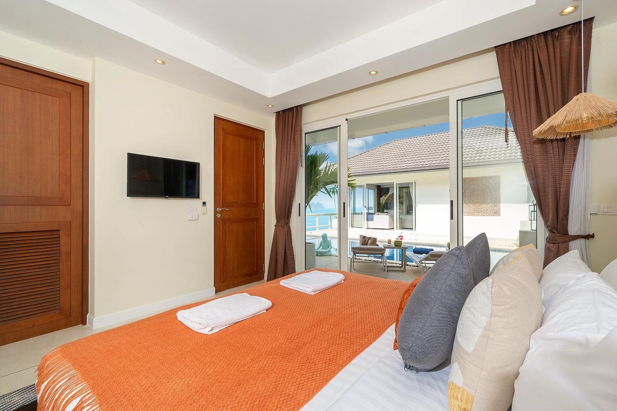 Stunning 5 Bedrooms With Panoramic Sea View *