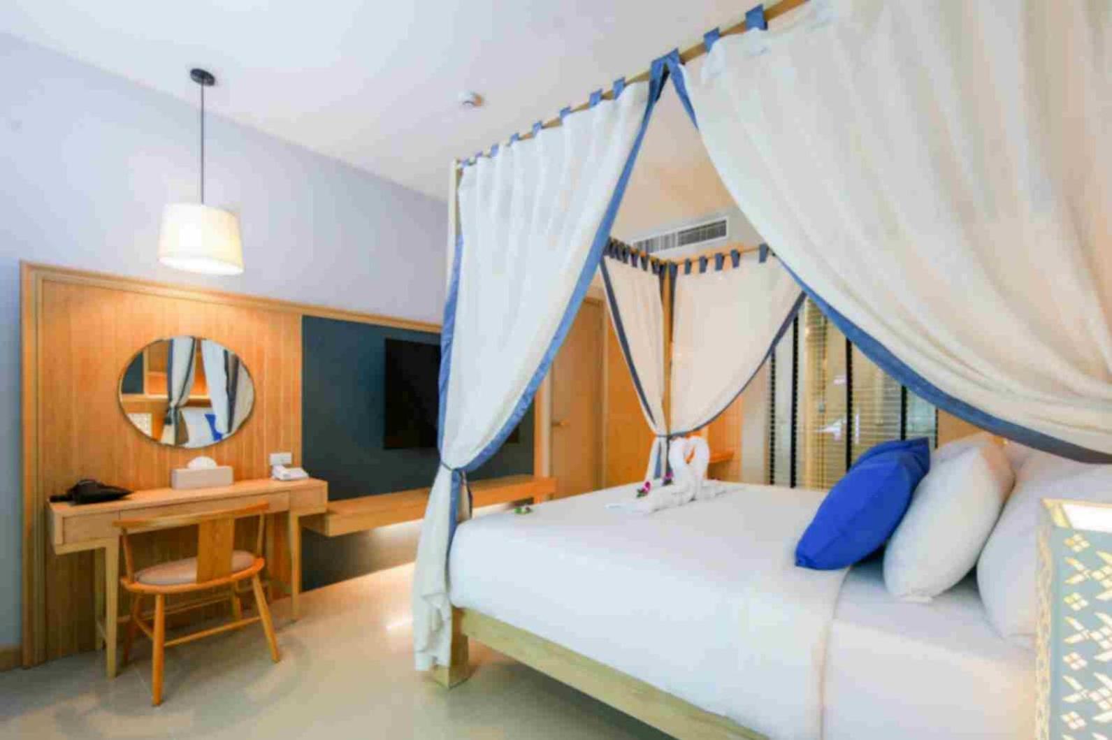 Craft & Villas, Town Phuket