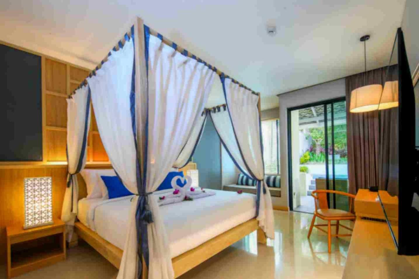 Craft & Villas, Town Hotel