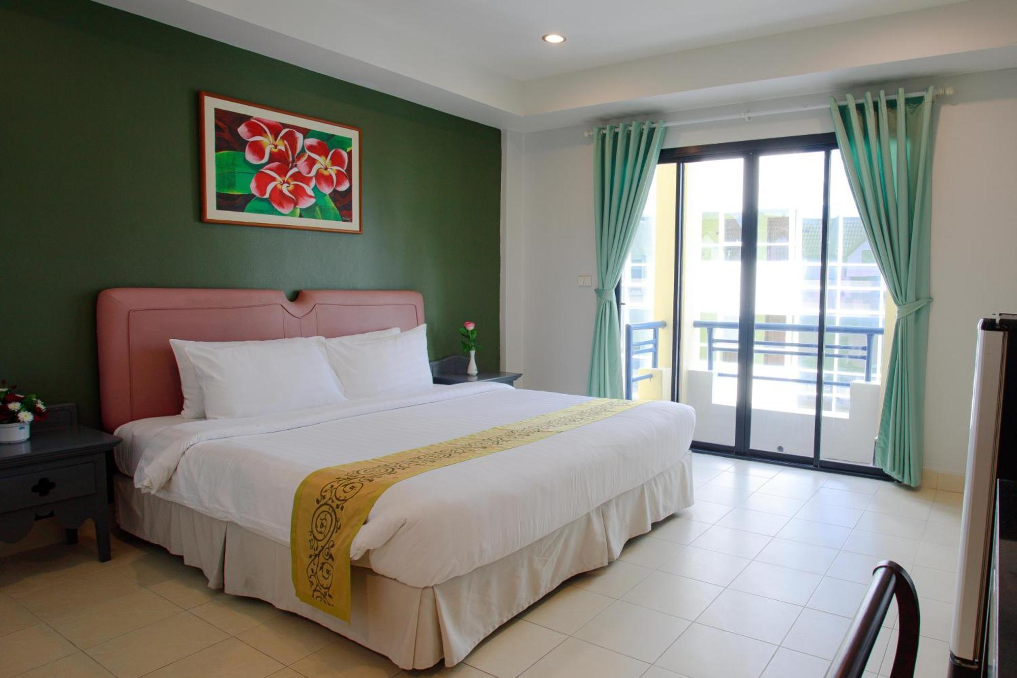 The Corner Apartment Patong