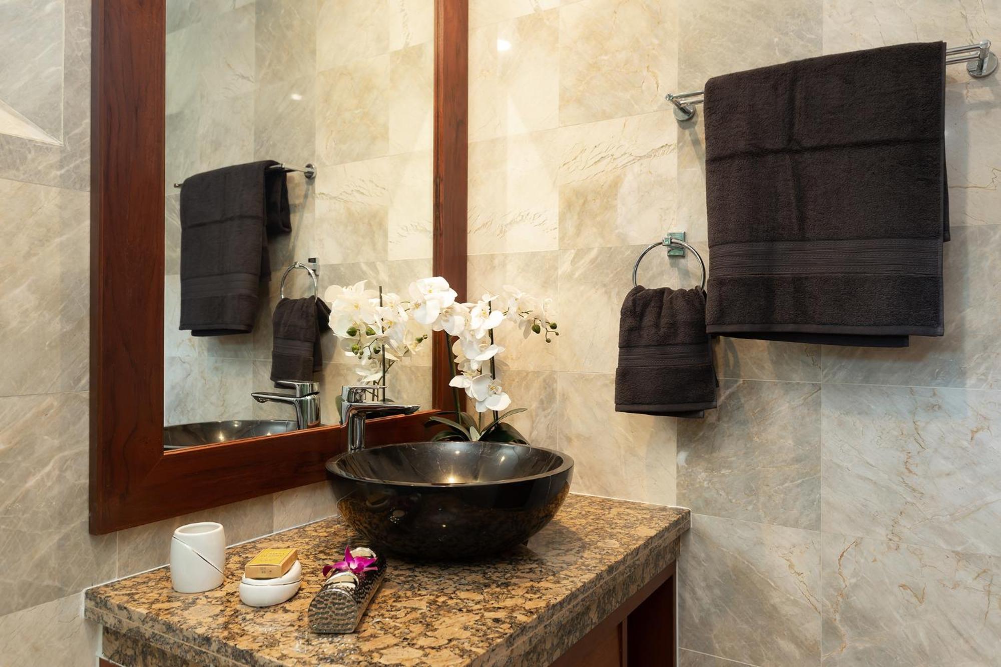 Carlos, Luxury 7 Bdr Private Pool Villa, Baan Bua Nai Harn, Phuket * Rawai