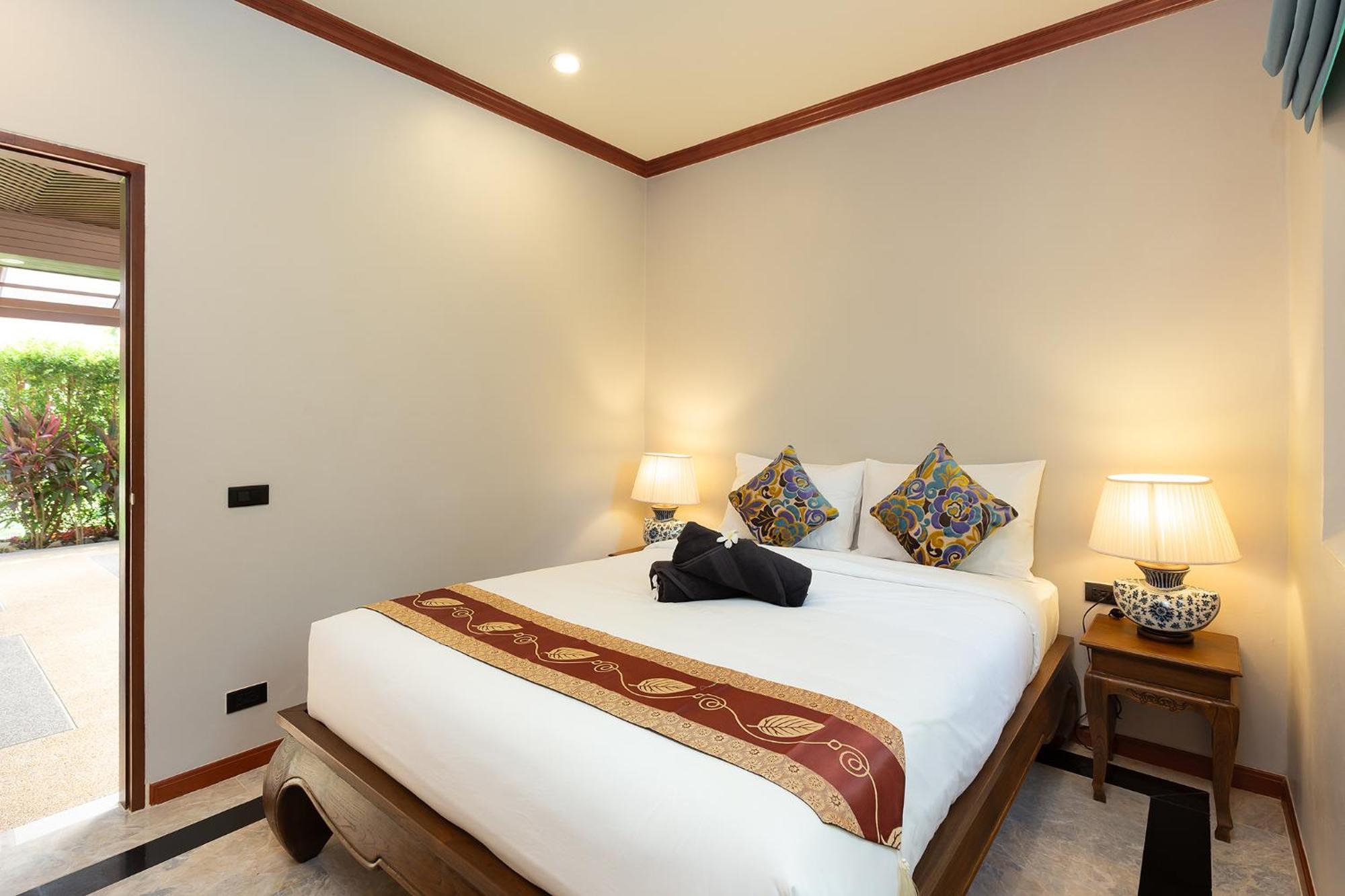 Carlos, Luxury 7 Bdr Private Pool Villa, Baan Bua Nai Harn, Phuket * Rawai