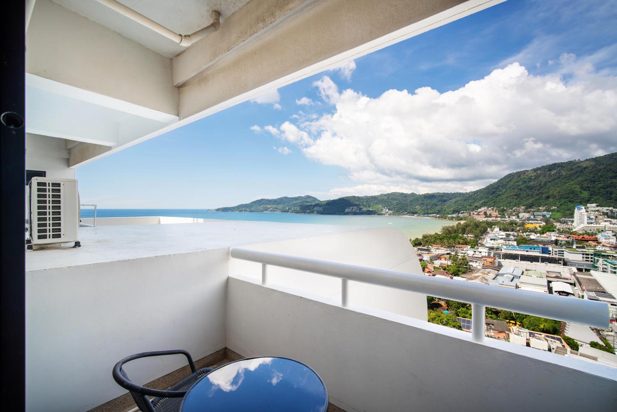 Tower Deluxe Seaview 2br1901