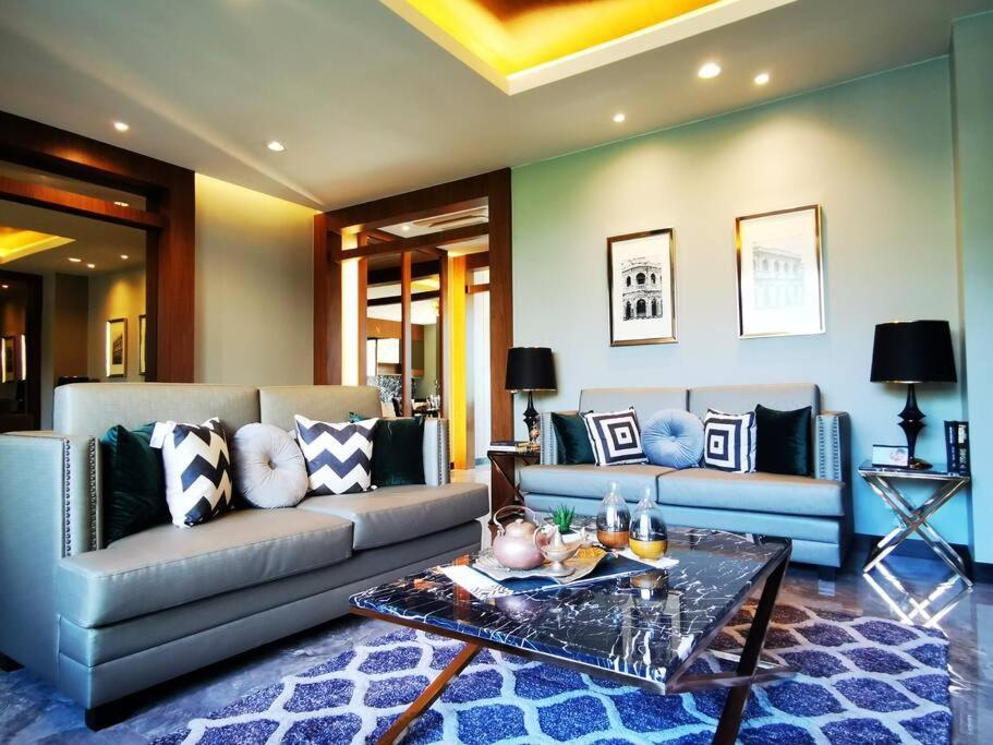 Villa 【豪华】两卧私家泳池别墅【五星装修】配套齐全出行方便800米到kamala海滩 H05 *
