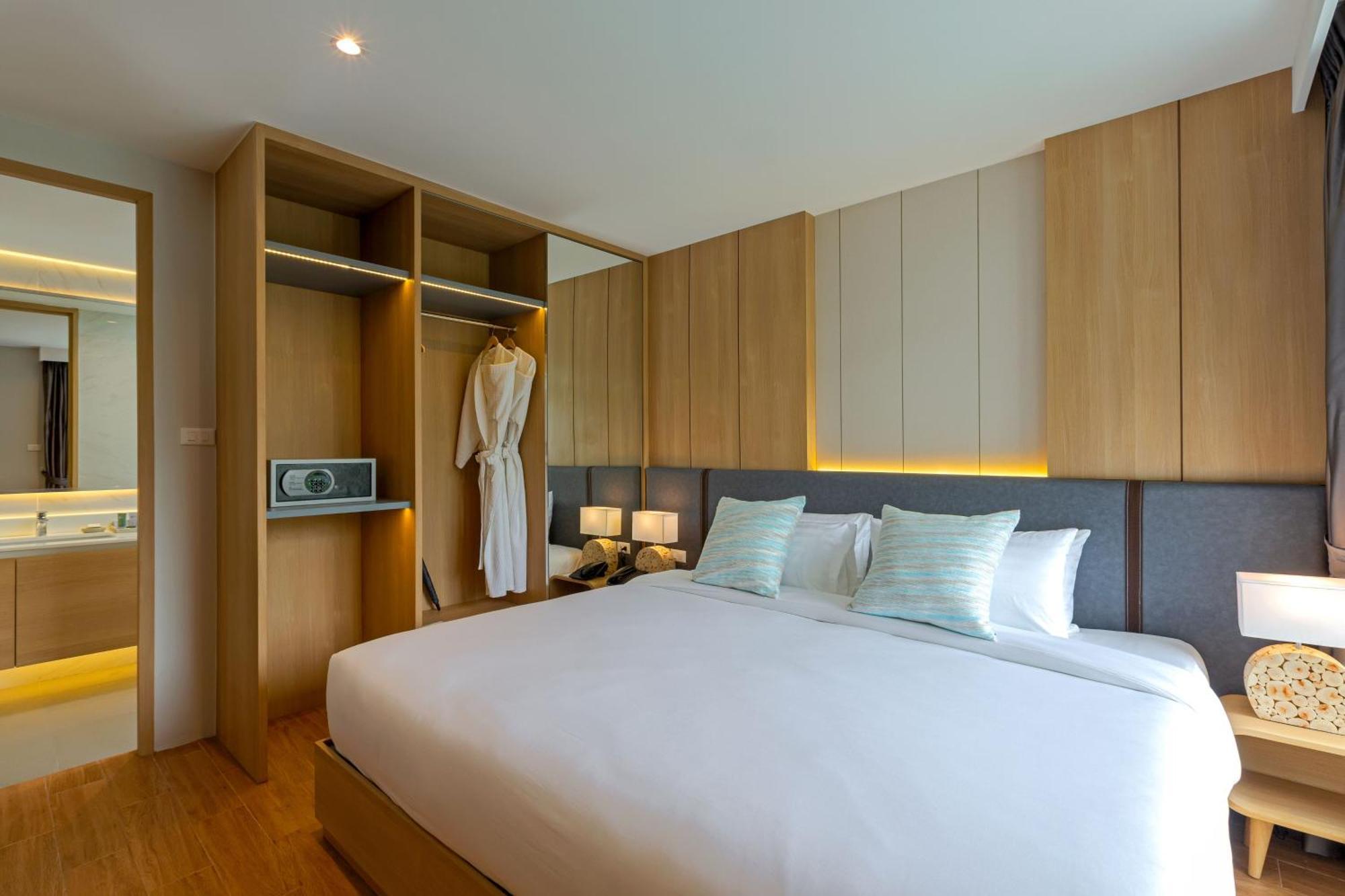 Wyndham Garden Phuket Hotel Nai Thon Beach