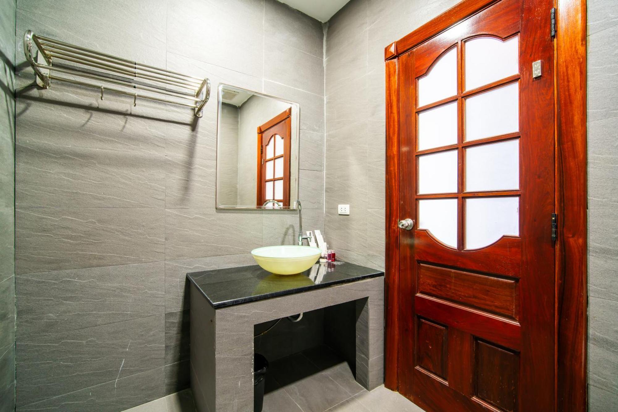 Villa 芭东villa1三卧双海景泳池别墅中英泰三文管家 Patong