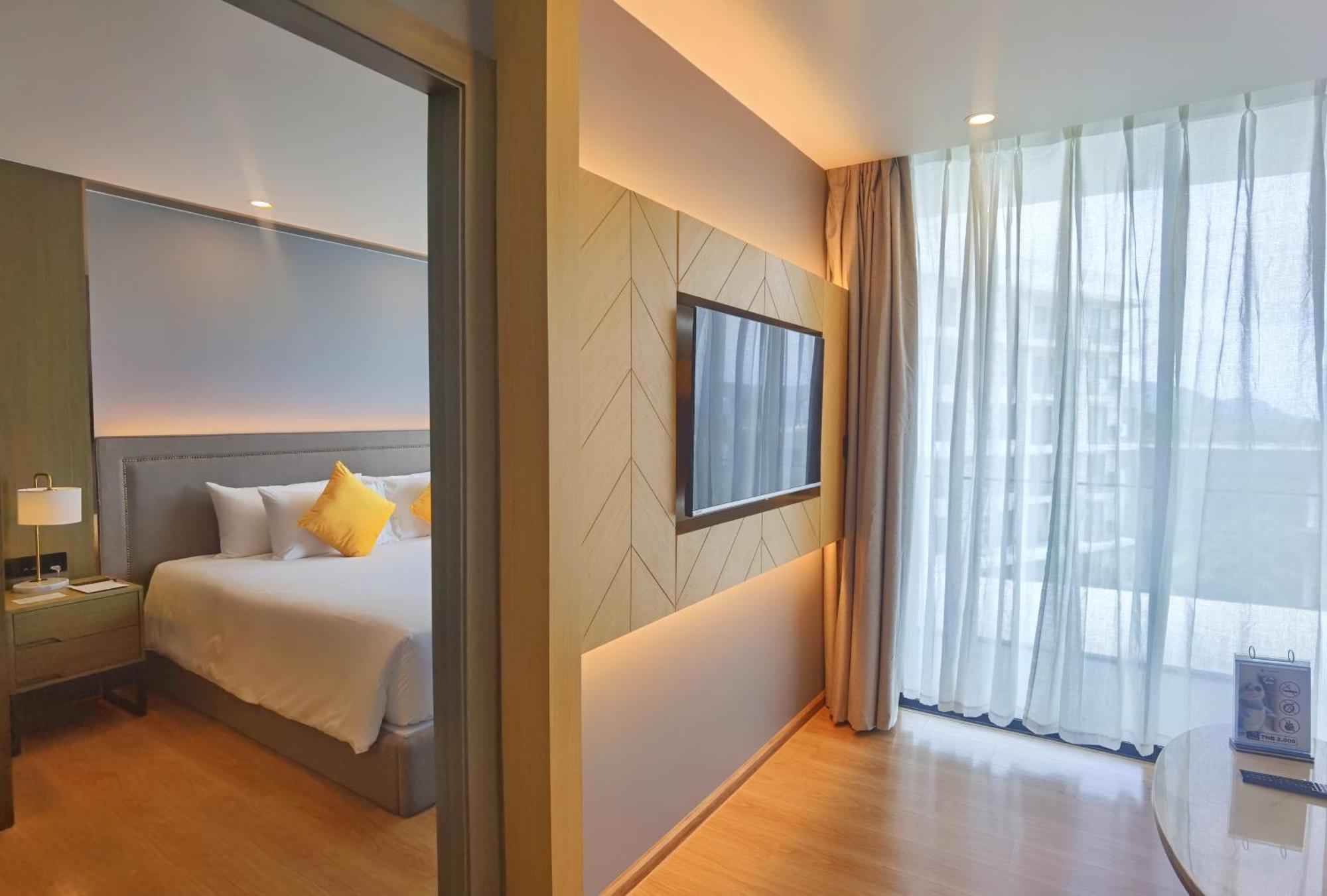 Wyndham La Phuket 5*