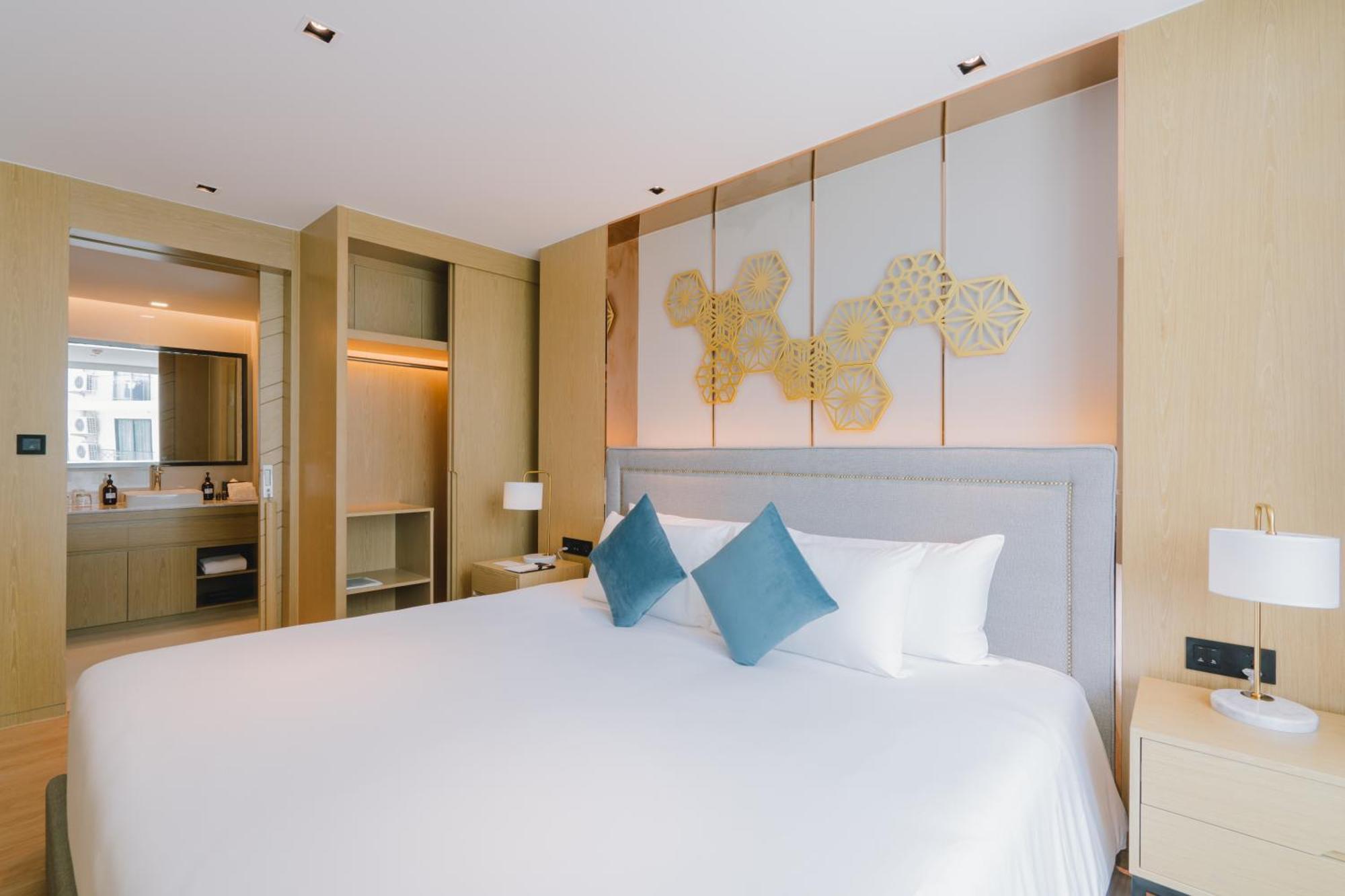 Hotel Wyndham La Phuket 5*