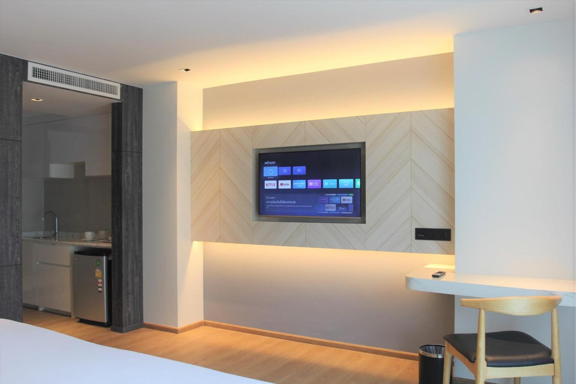 Wyndham La Phuket Hotel 5*