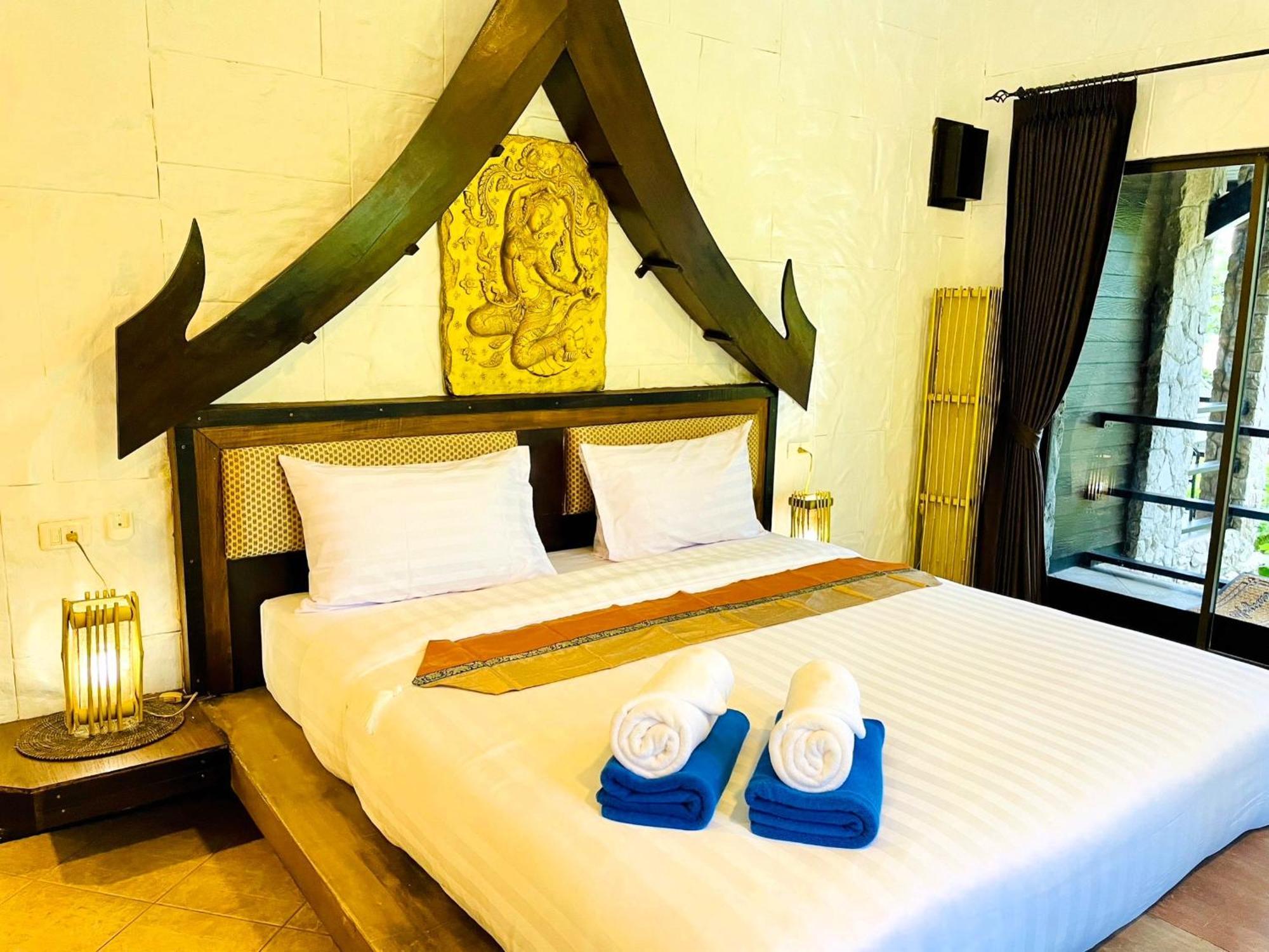 Boomerang Village Hotel 3*