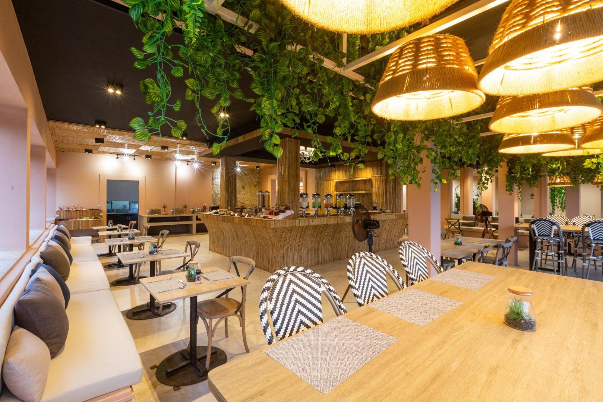 Hotel Amala Grand Bleu Hilltops - Sha 4*