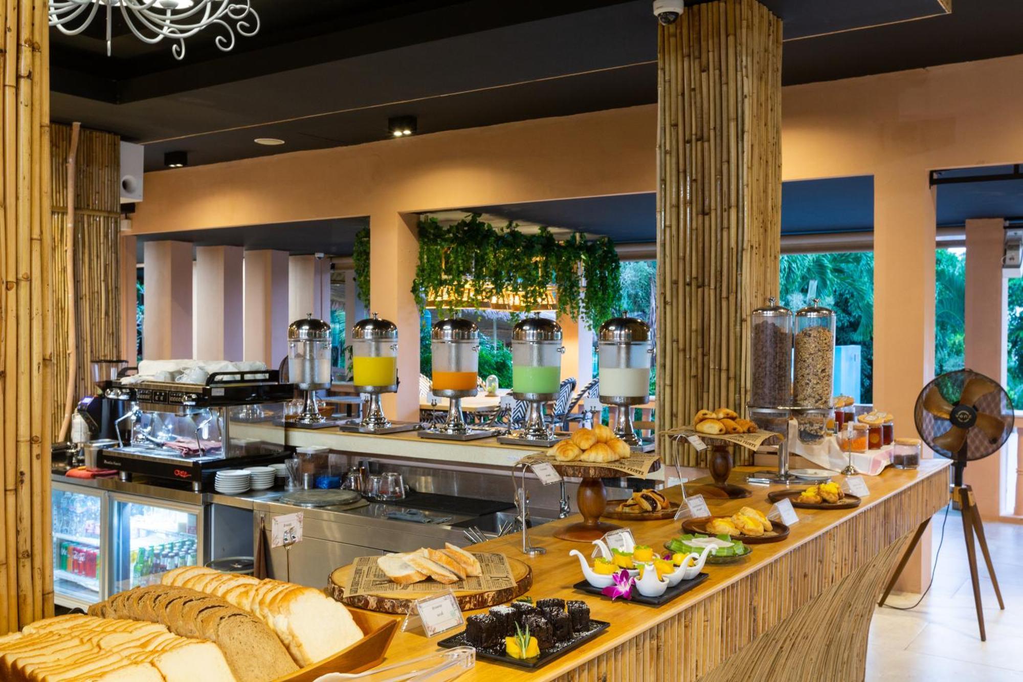 Hotel Amala Grand Bleu Hilltops - Sha 4*