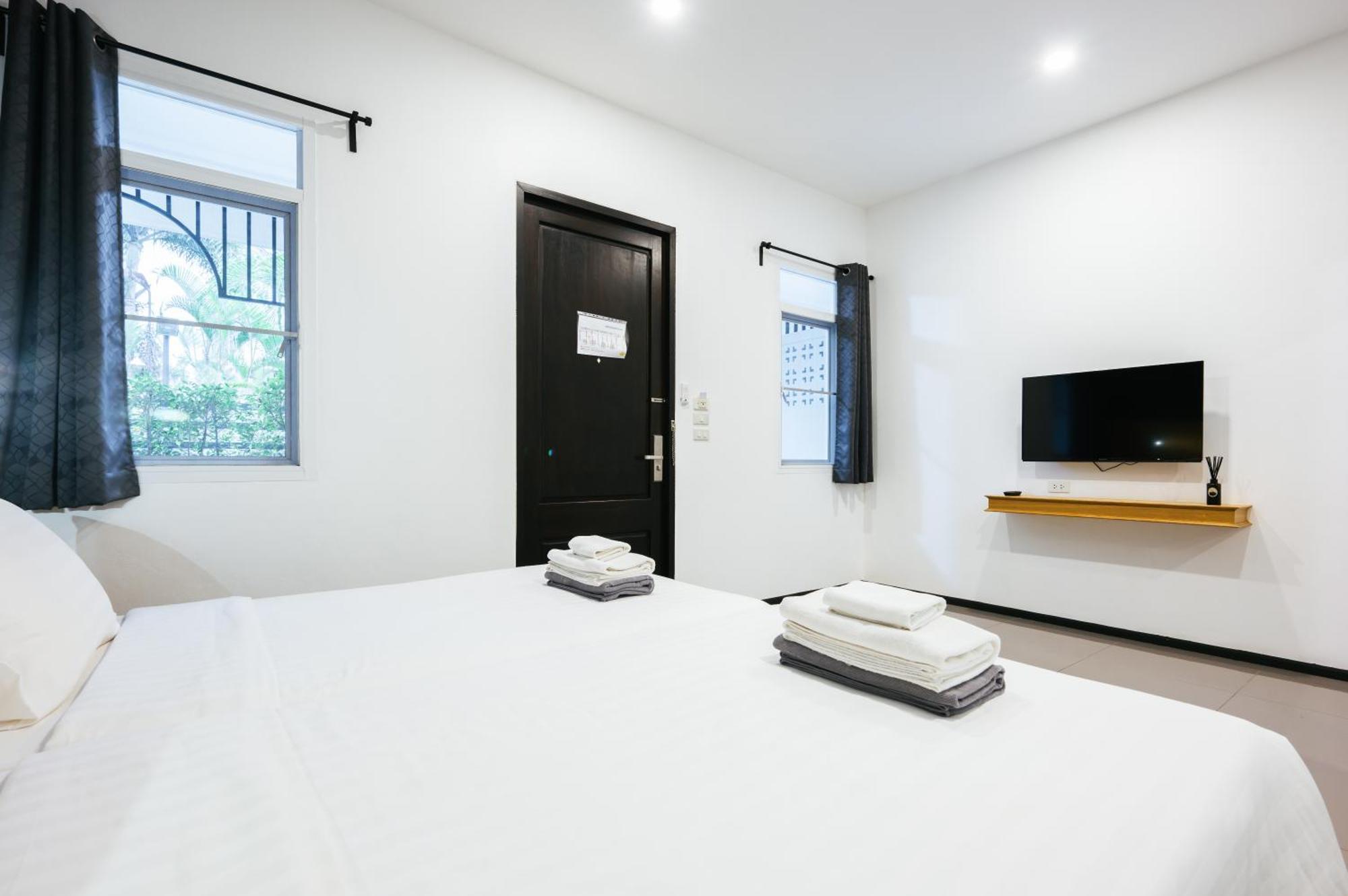 Hotel Vivace Kamala Beach
