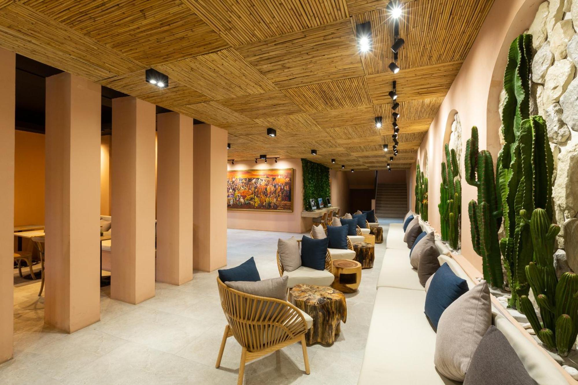 Hotel Amala Grand Bleu Hilltops - Sha 4*