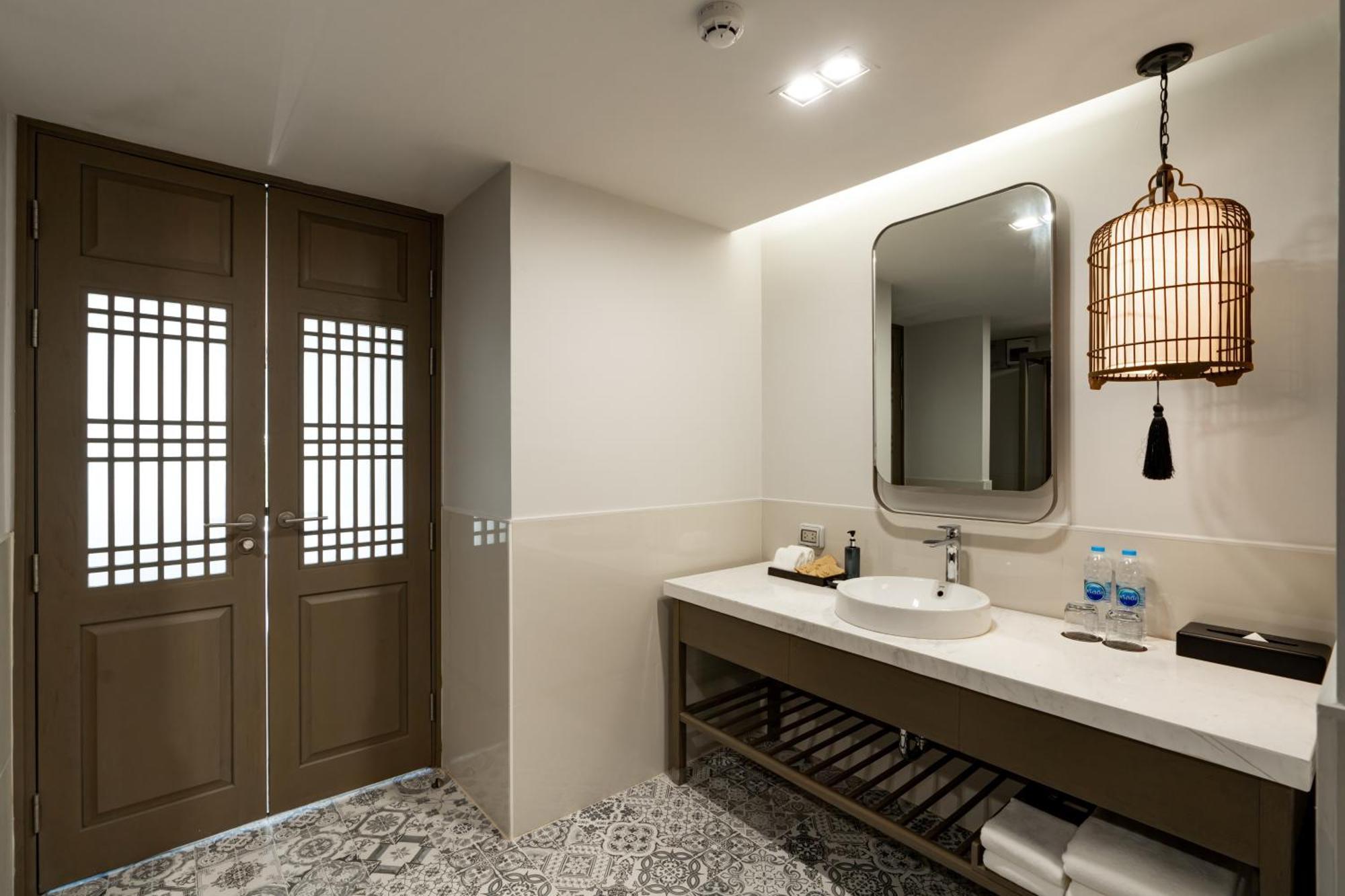 Bella Nara Phuket Naiyang Hotel 5*