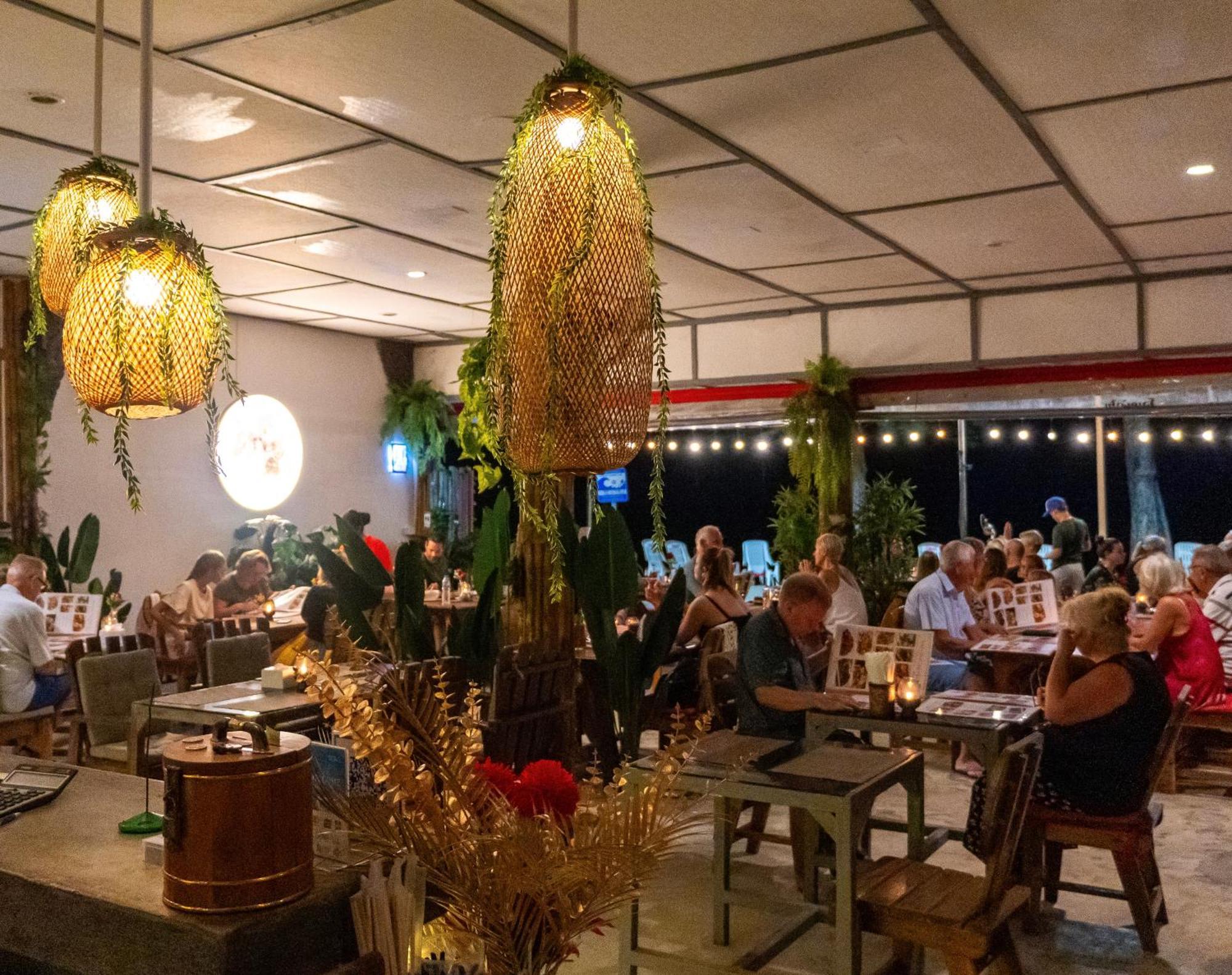 Deng's Hotel Praia de Kamala