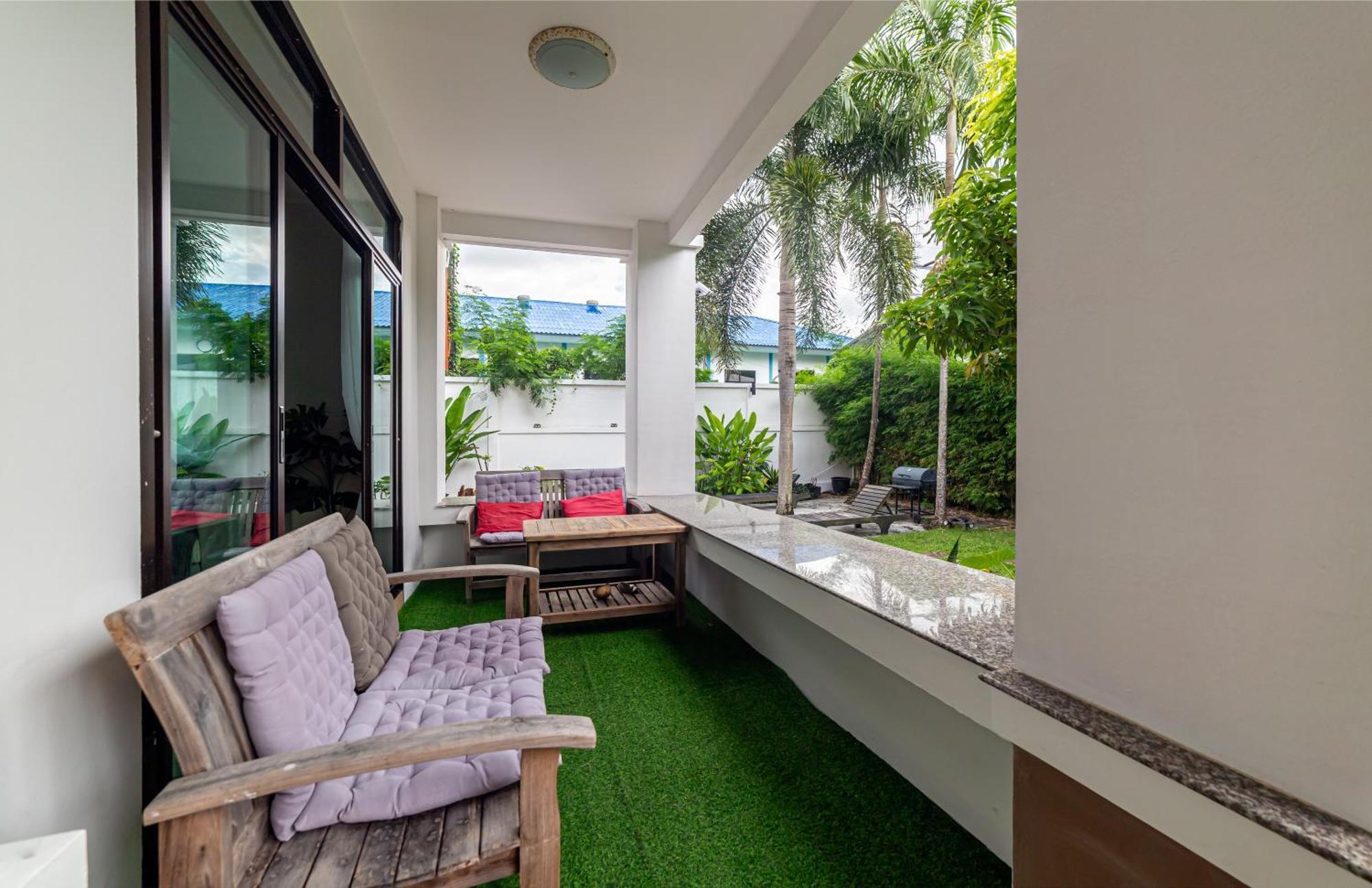 Villa Beachfront Pool