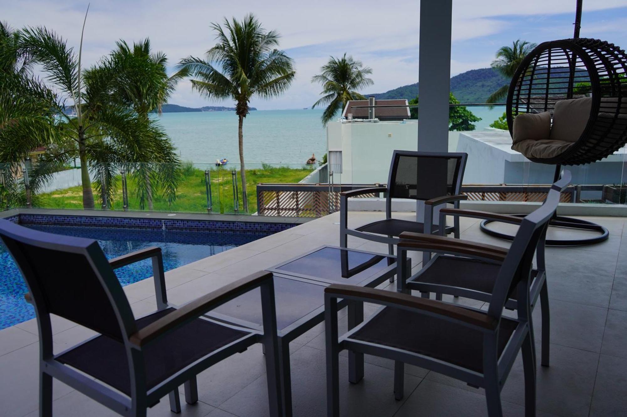 Hotel The Beachfront Phuket