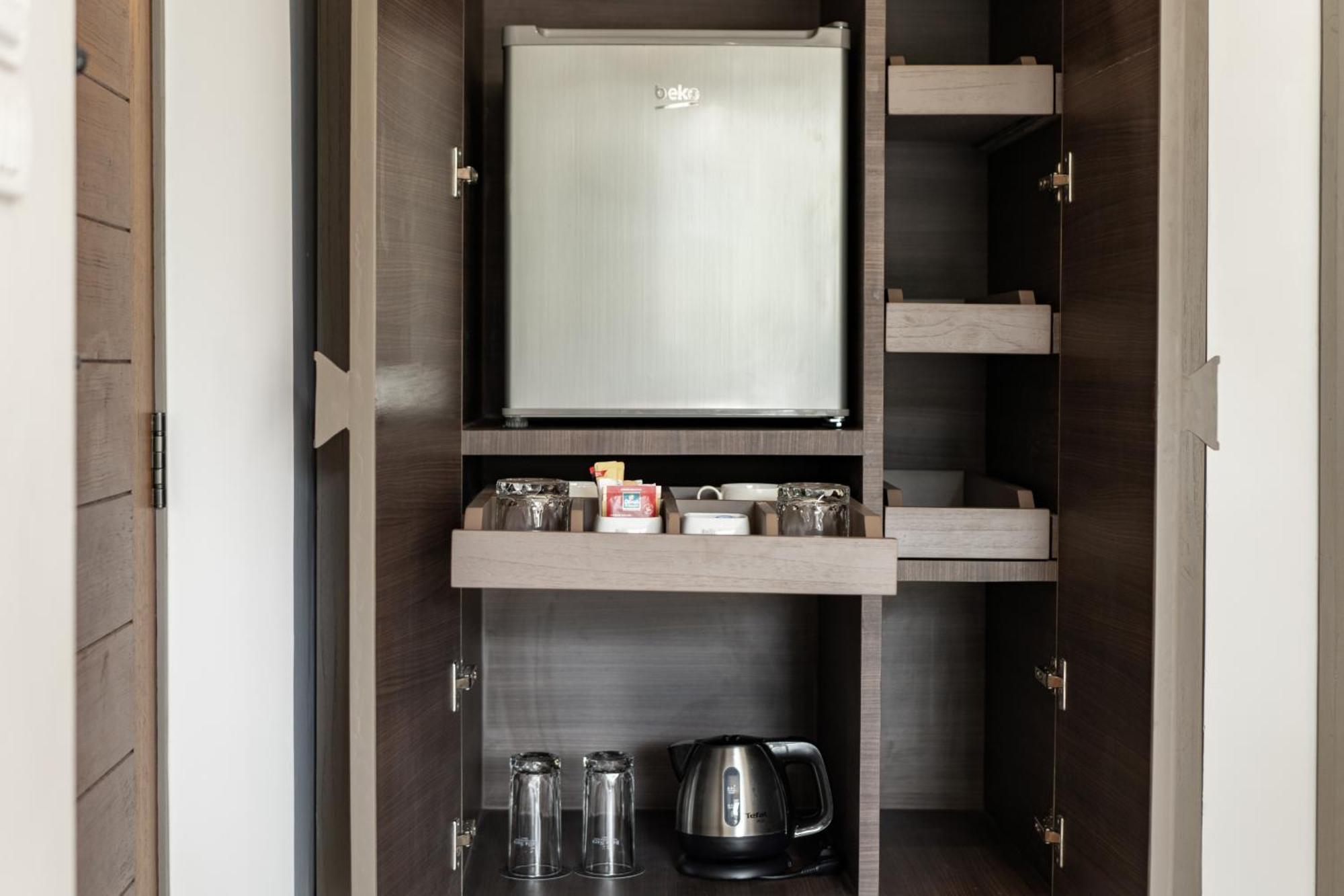 Bella Nara Phuket Naiyang Hotel 5*