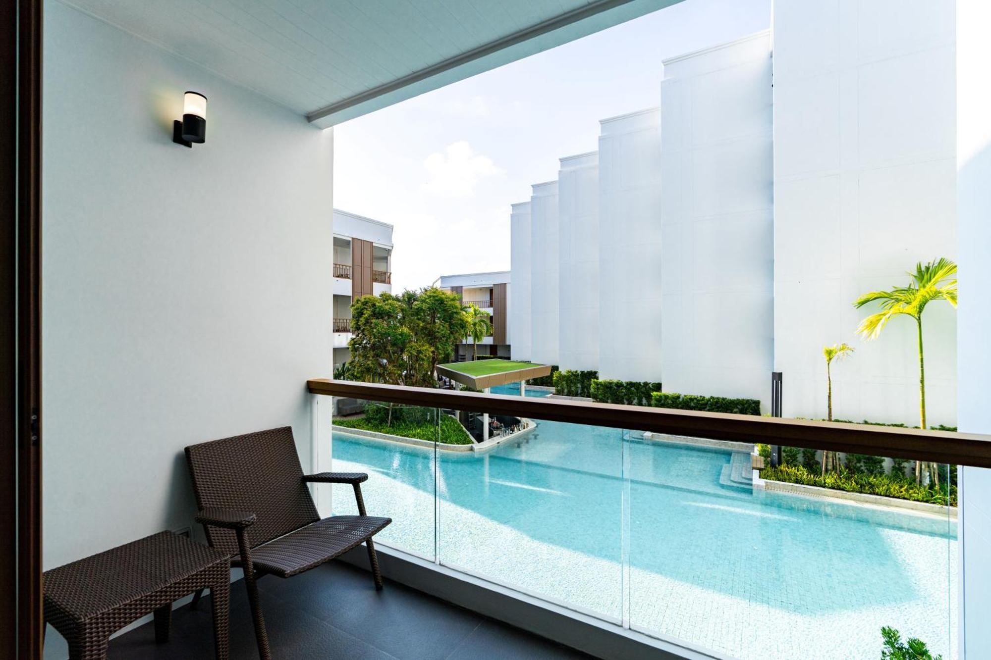 Bella Nara Phuket Naiyang Hotel 5*