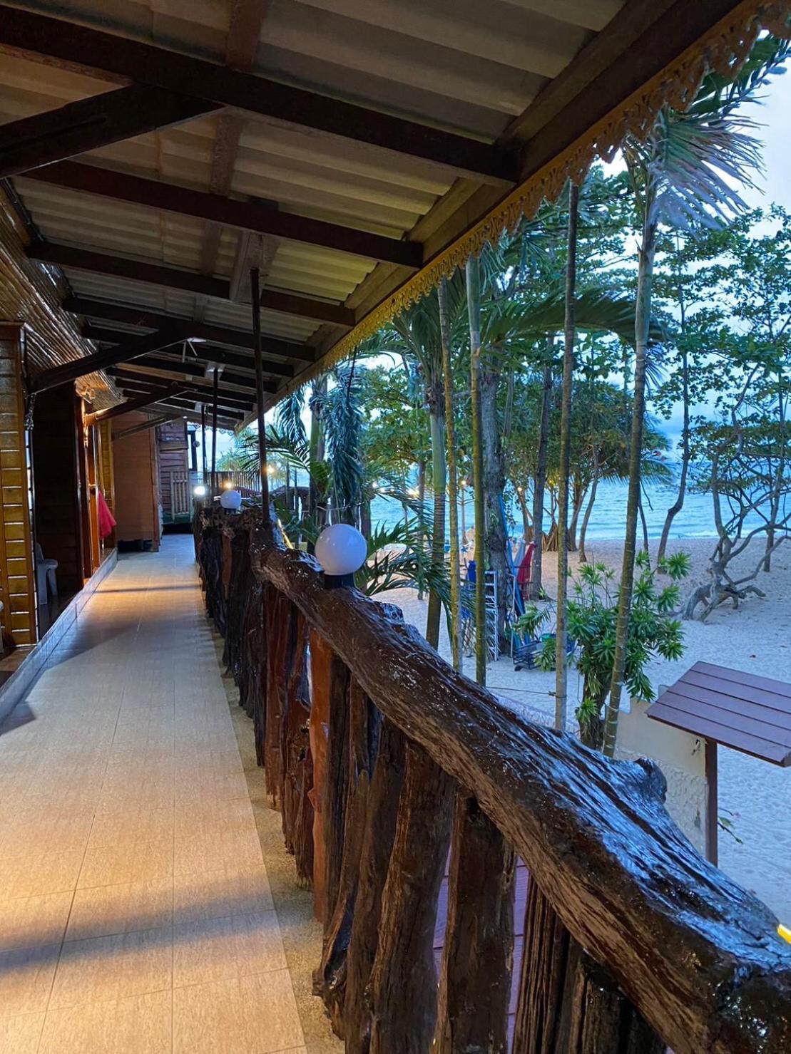 Ruan Mai Naiyang Beach Resort