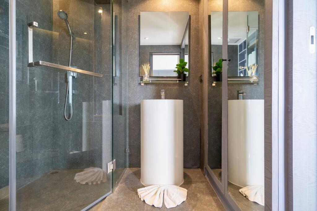 Luxury With 5 Stars Facilities Mountain View Apartment Kamala Beach