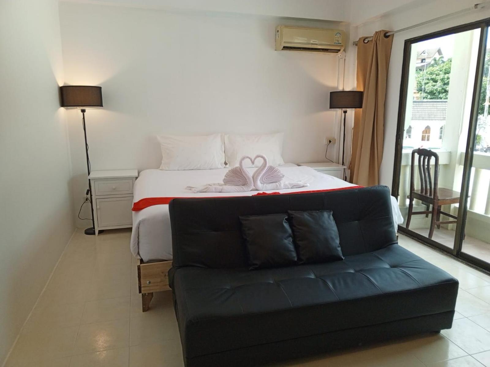 Hotel House & Karon Phuket