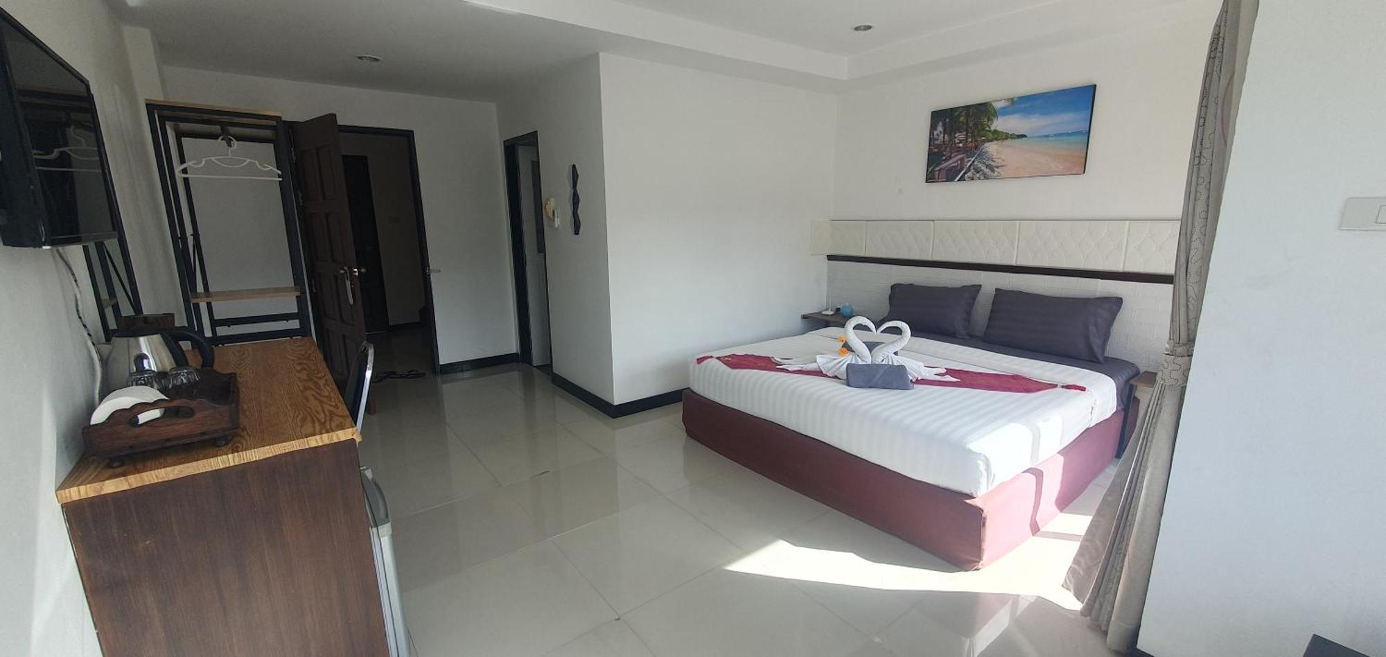 Hotel At 2*