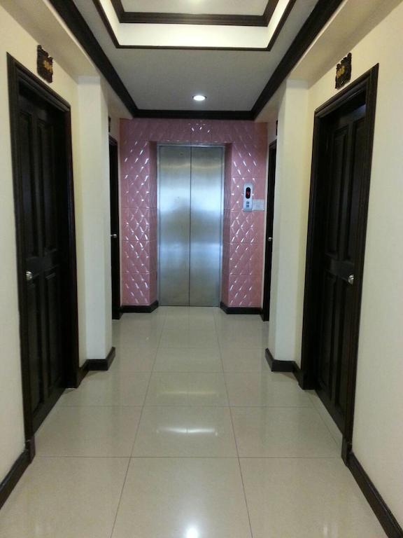 Safe House Hostel *