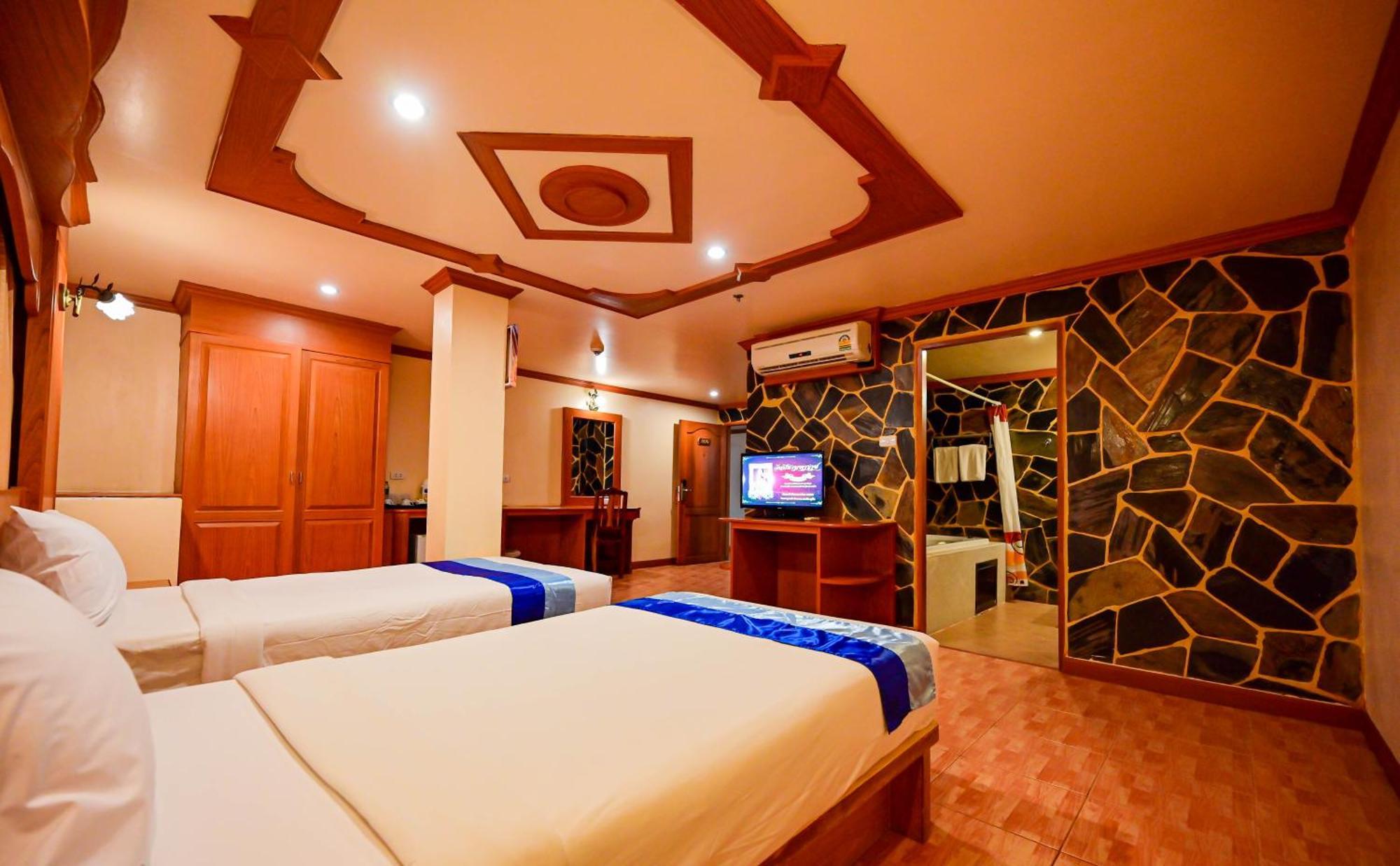 Hotel Tiger Complex
