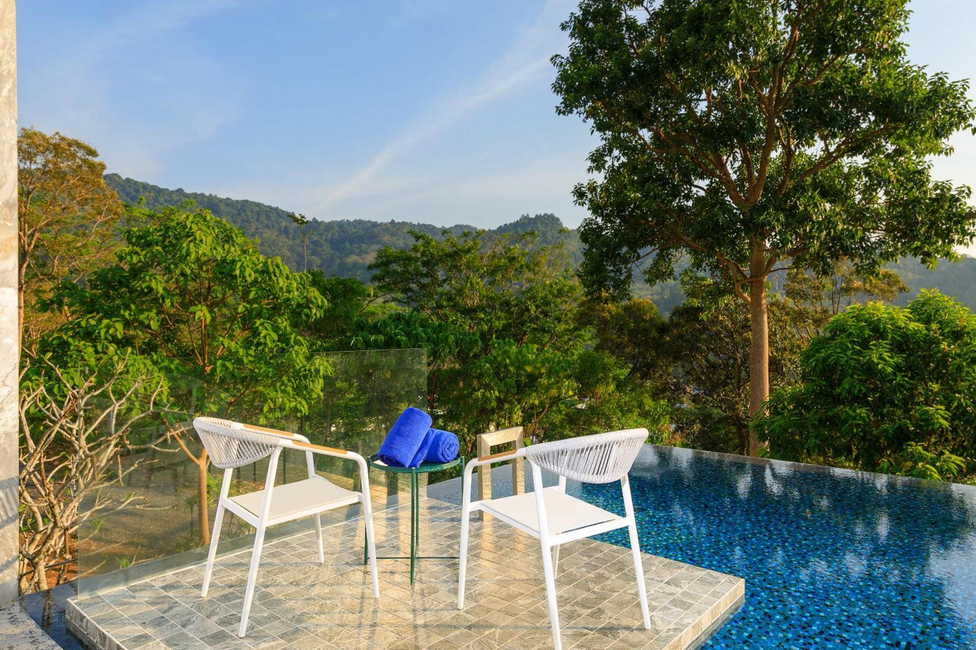 Romantic In The Tropics Near Villa Kamala Beach