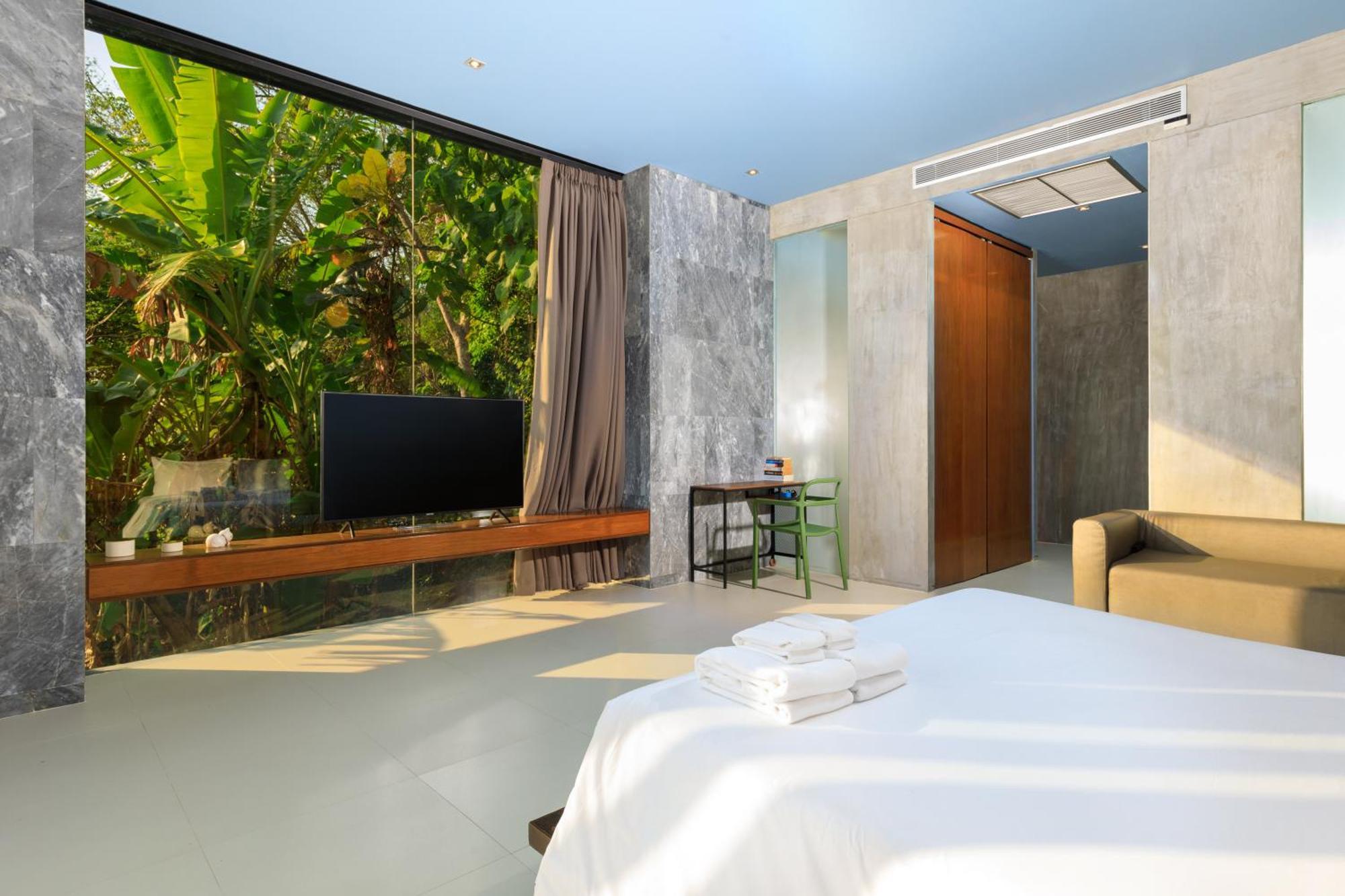 Romantic In The Tropics Near Villa Kamala Beach