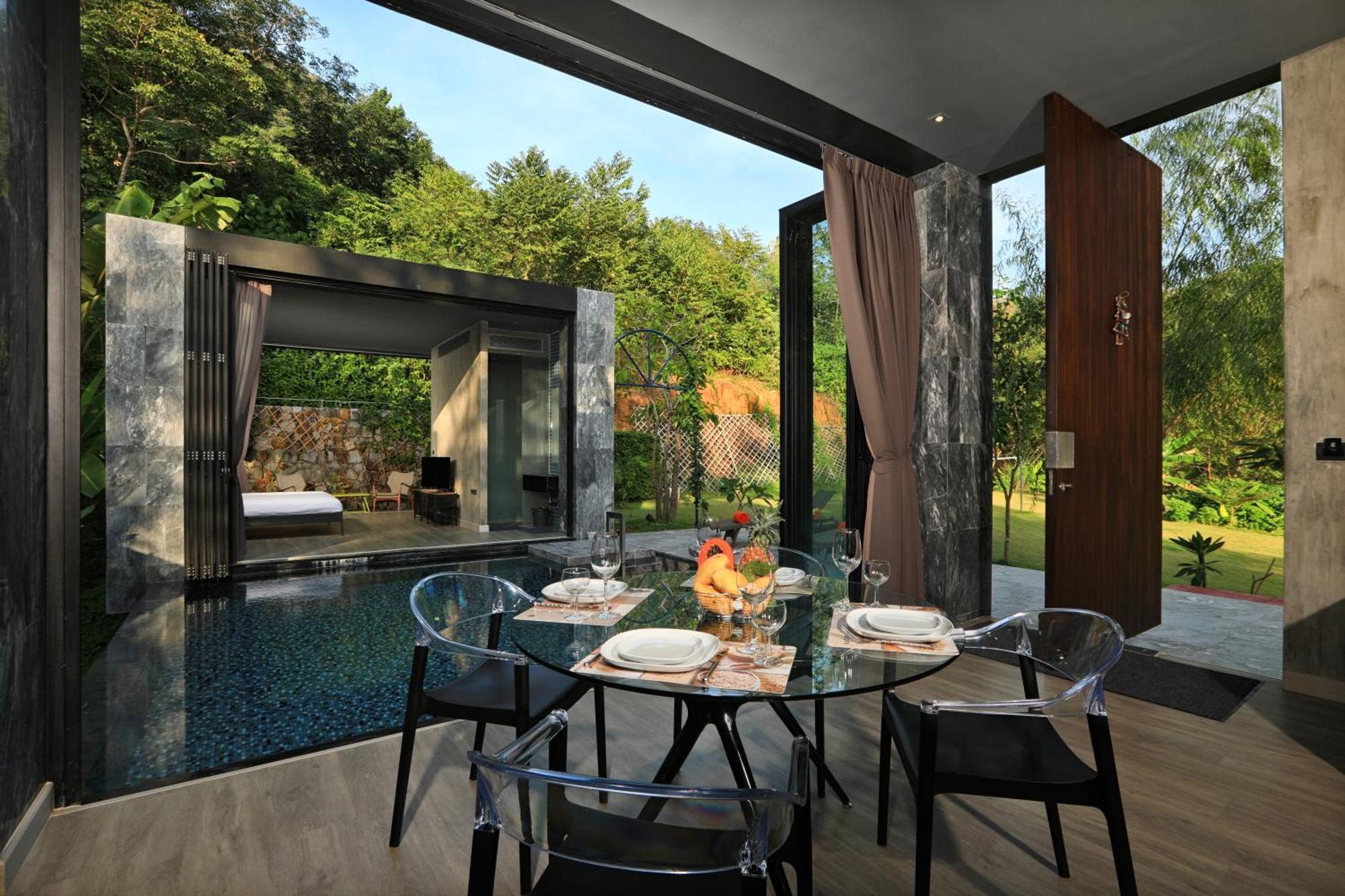 Villa Seclusion In The Mountains, Near