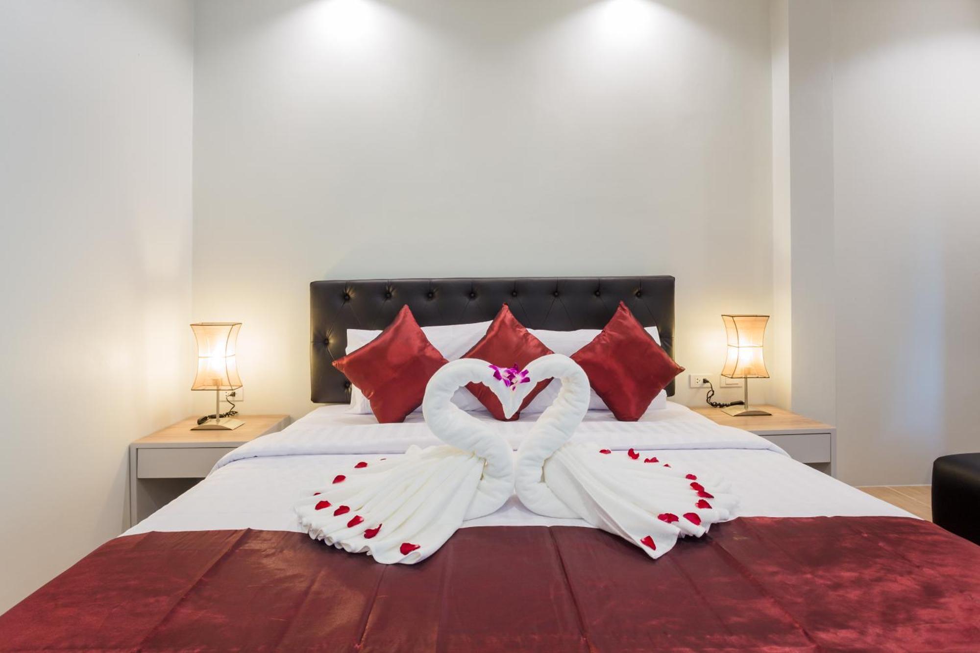 Hotel Journey Phuket 2*