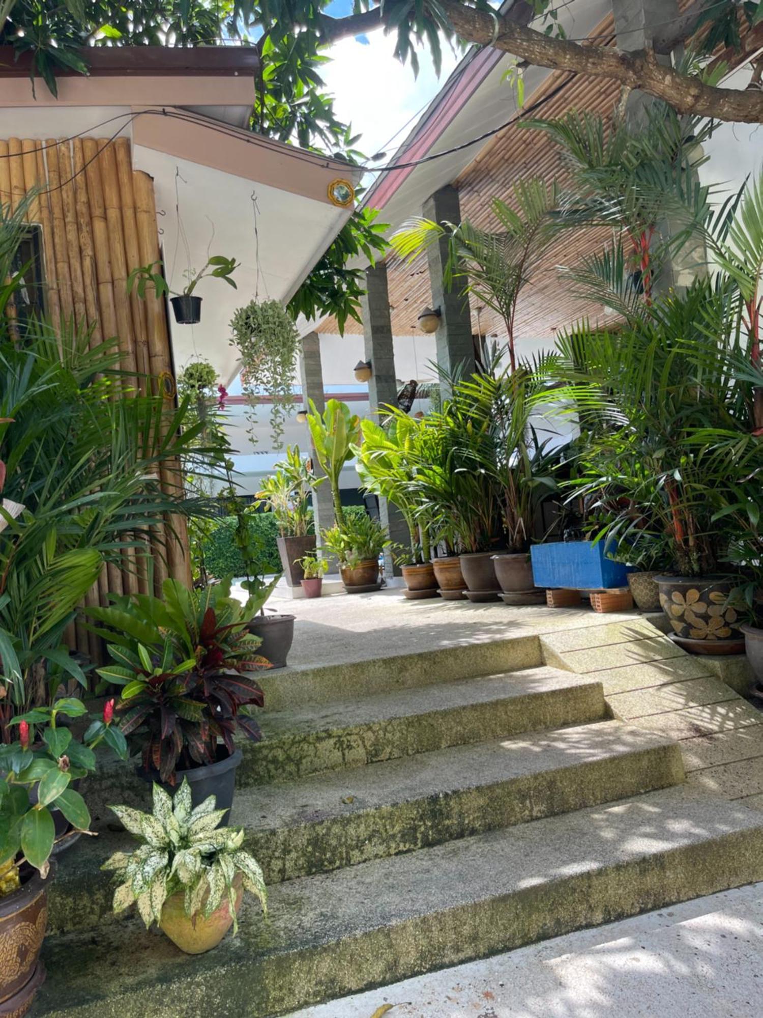 Lotus Bleu & Restaurant Resort