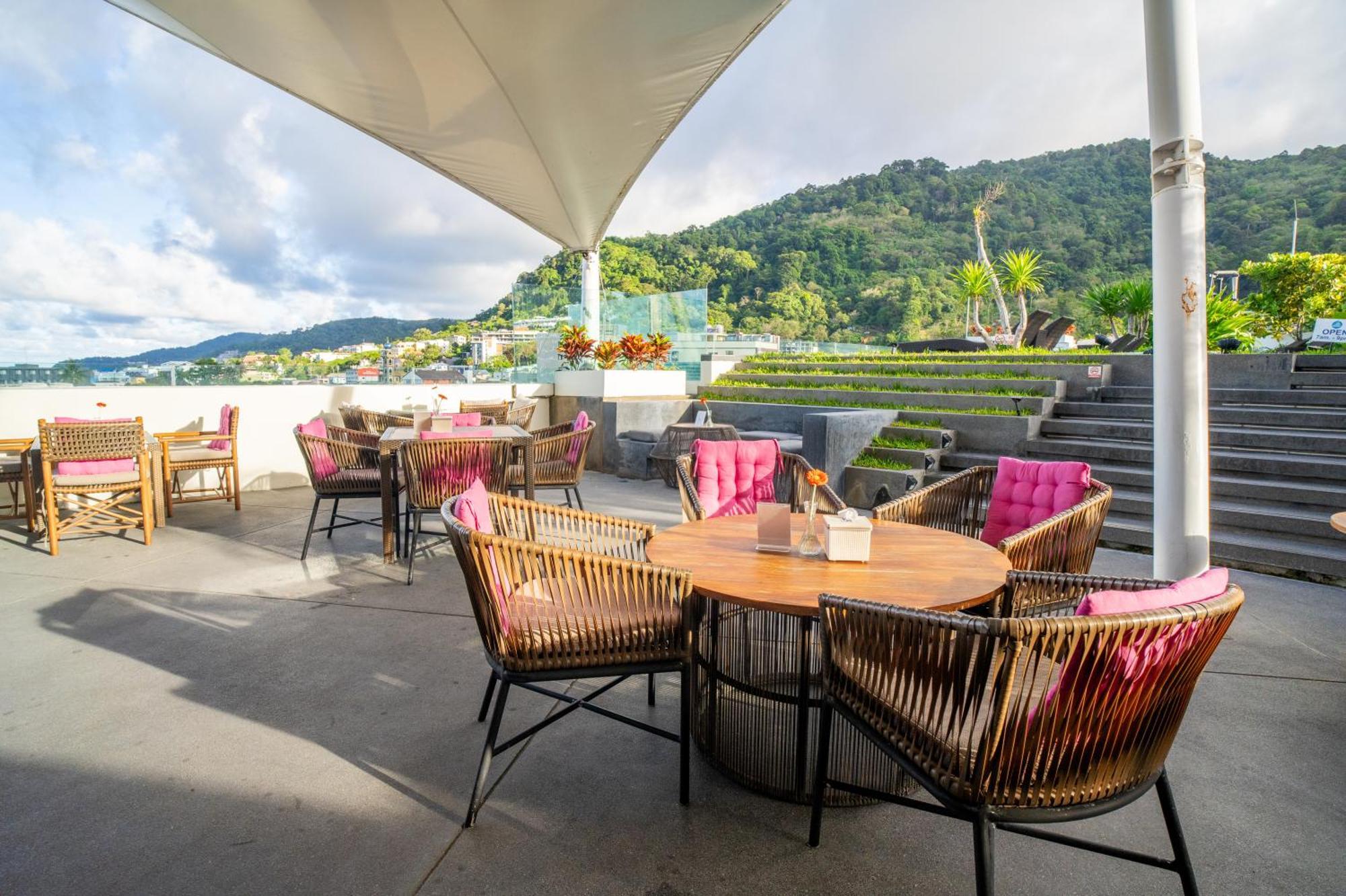 Hotel Journeyhub Phuket 4*