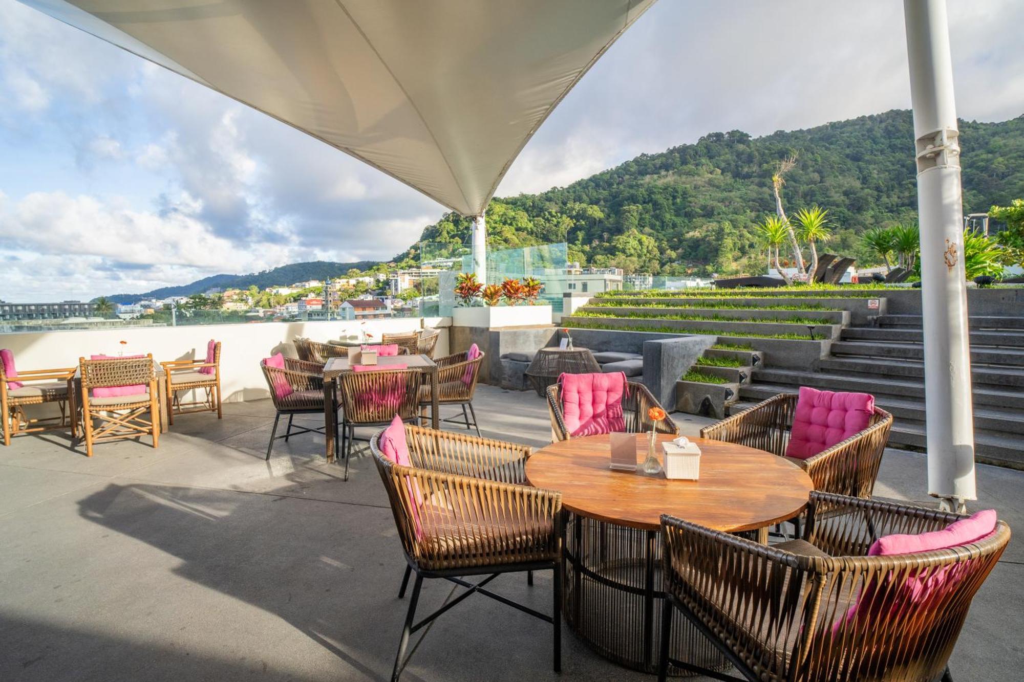 Journeyhub Phuket Hotel 4*